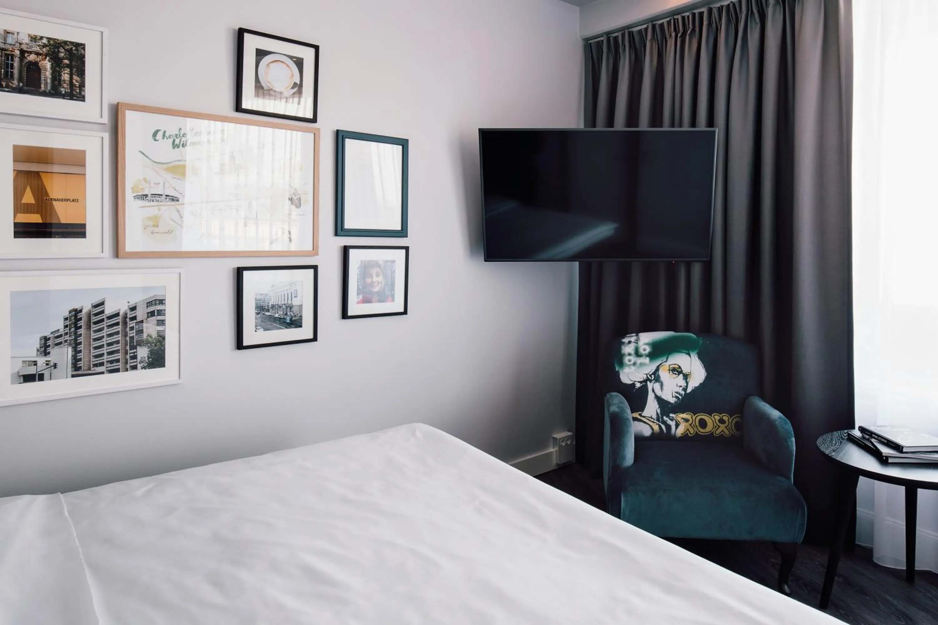 TV and multimedia, Bed in Hotel Berlin, Berlin, a member of Radisson Individuals