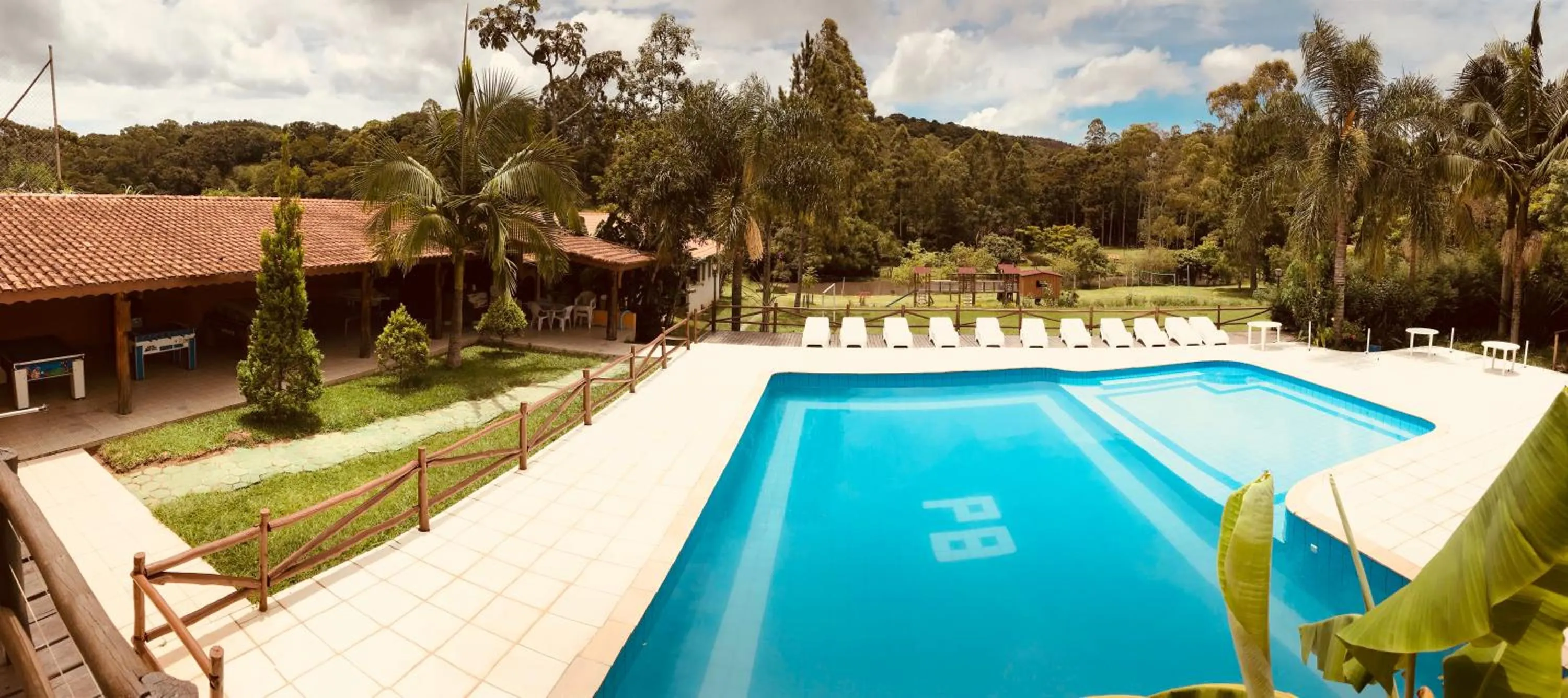 Swimming pool in Pousada Bezerra