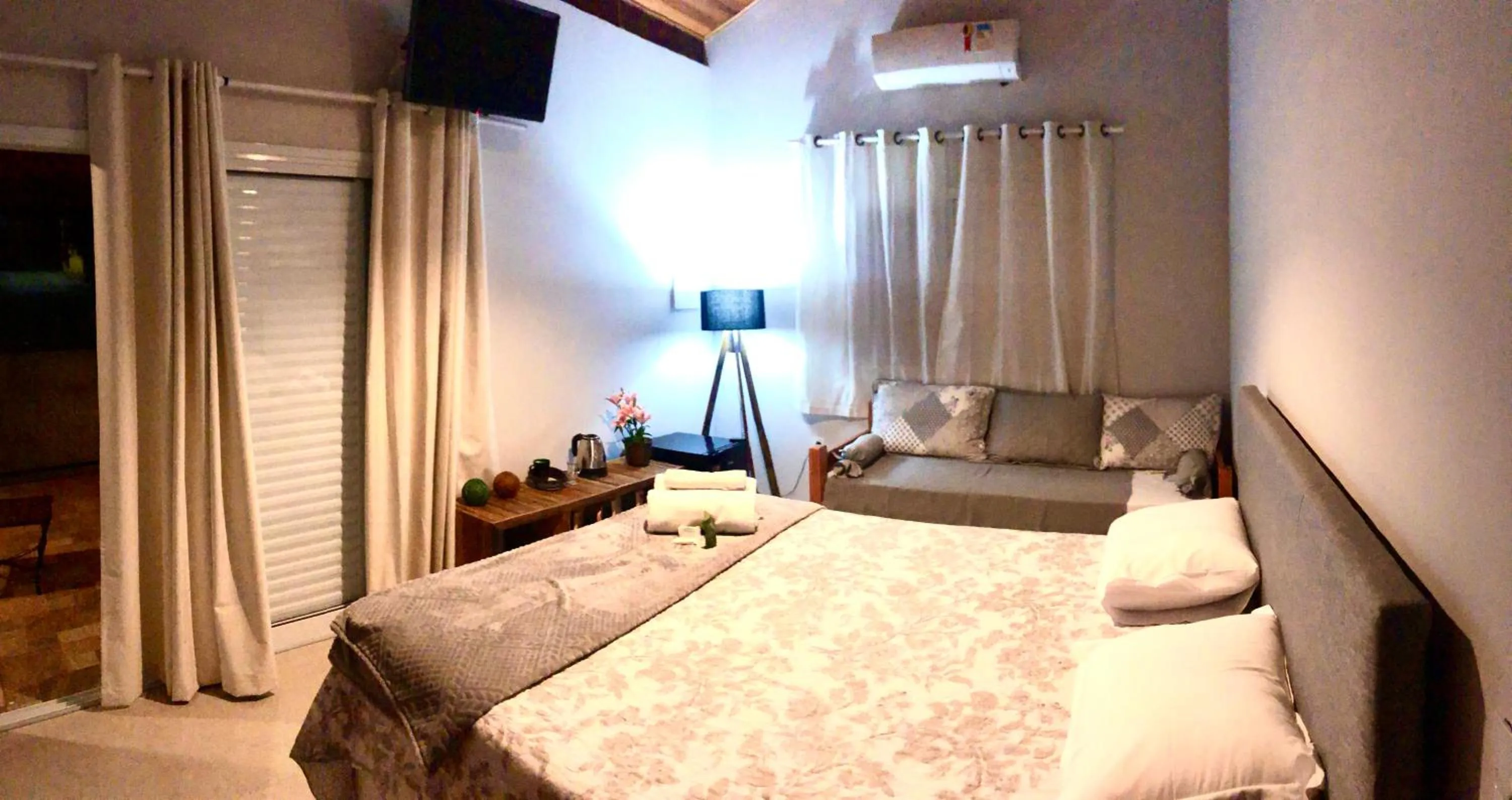 Photo of the whole room, Bed in Pousada Bezerra