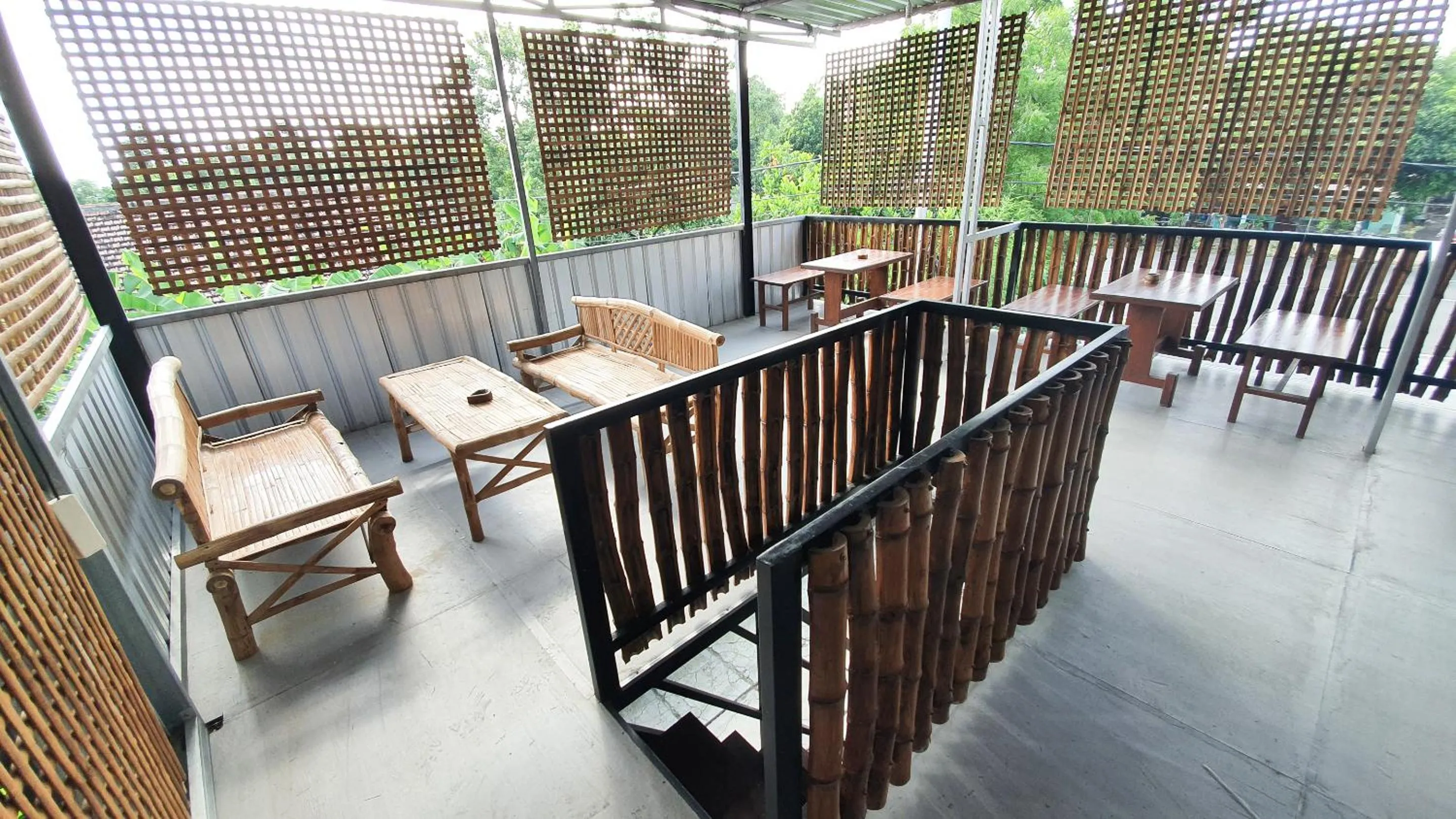 Area and facilities in Omah Pandhoek Family Syariah by Stayku