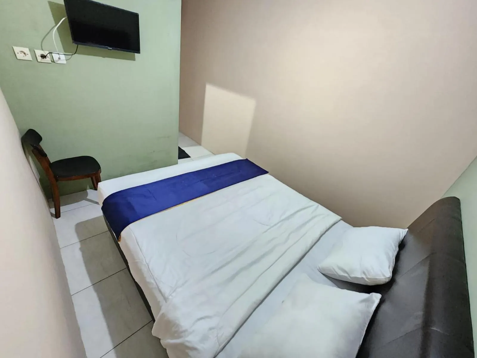 Bed in Omah Pandhoek Family Syariah by Stayku