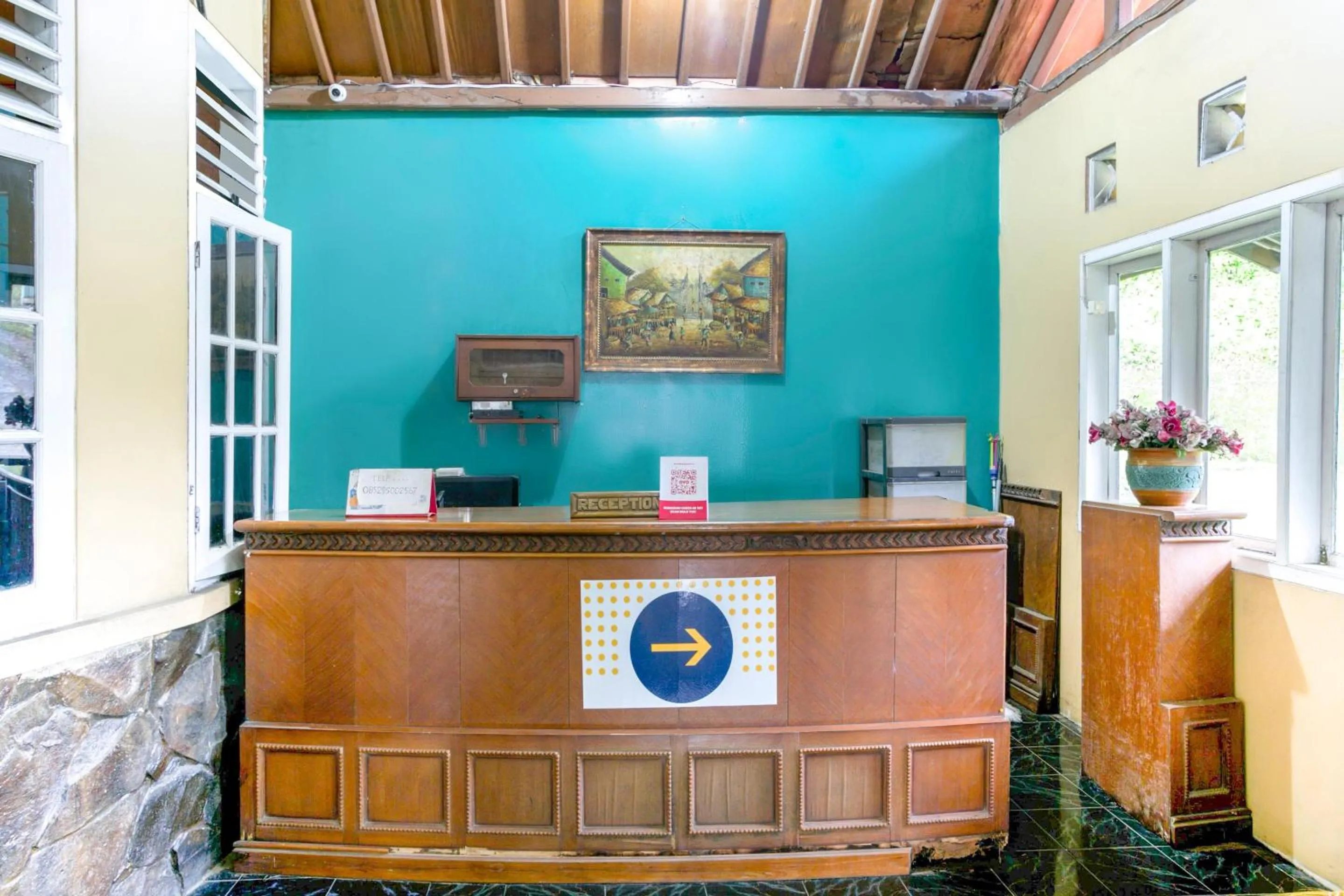 Lobby or reception in Hotel O Karya Nunggal Asri