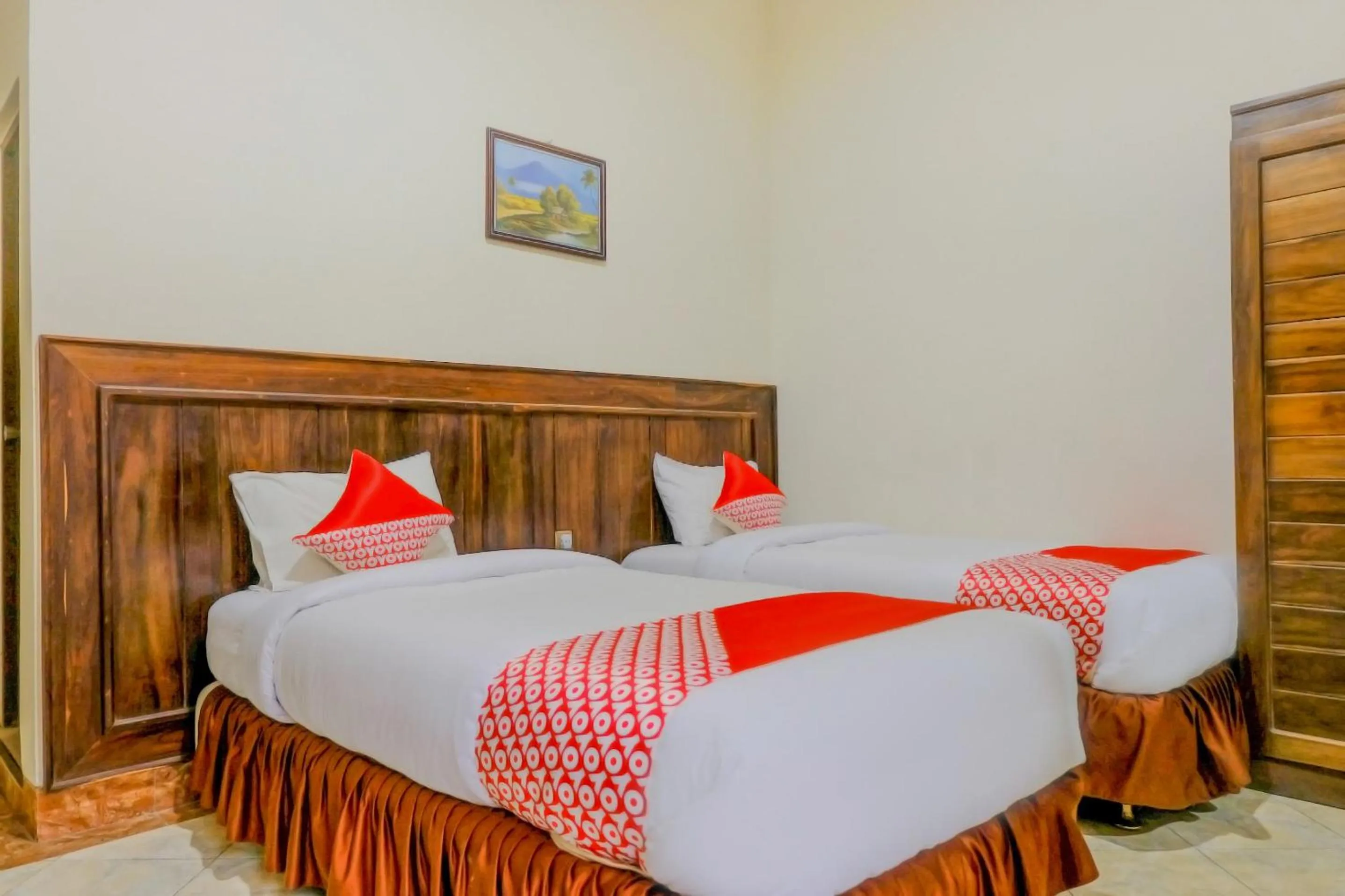 Bedroom, Bed in Hotel O otel Graha Prima