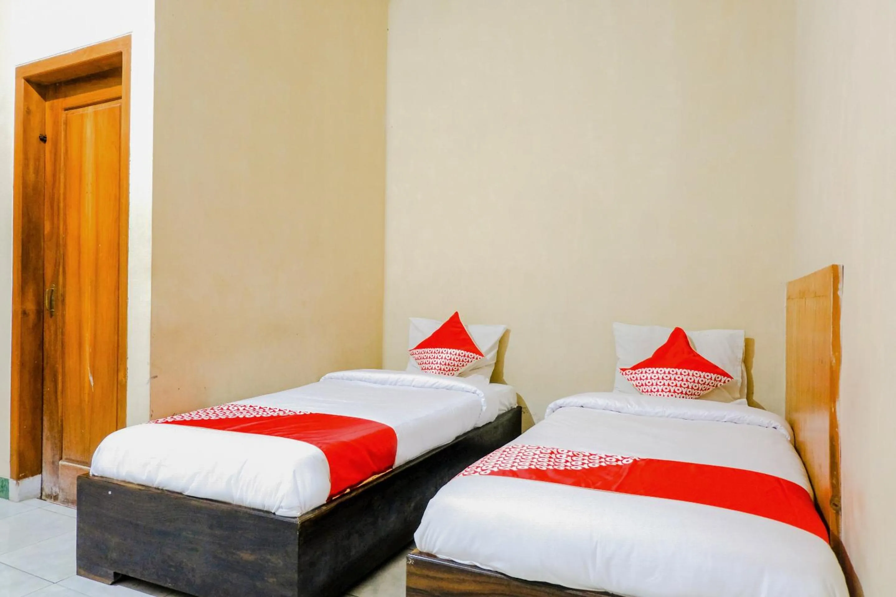 Bedroom, Bed in Hotel O otel Graha Prima