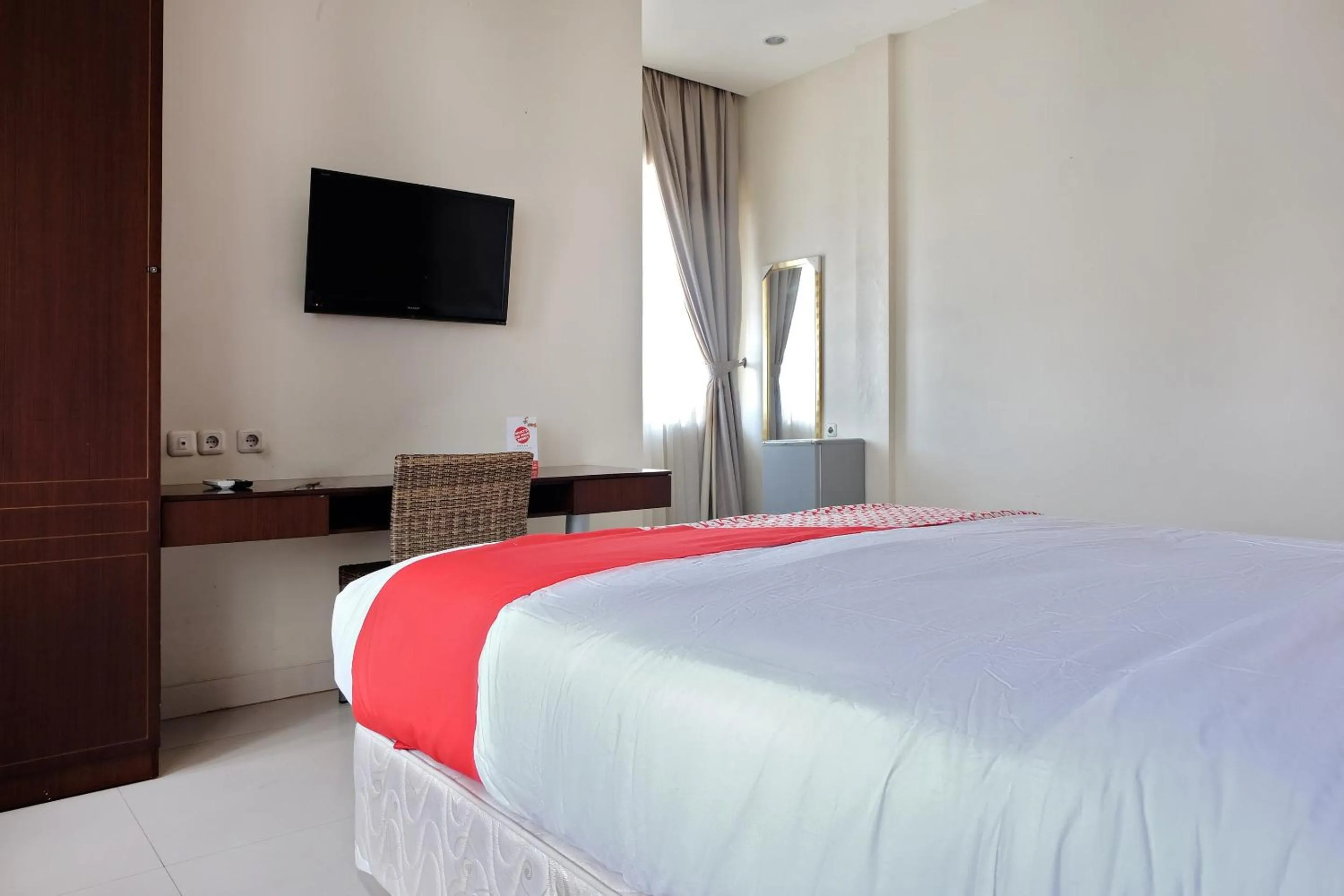 Bedroom, Bed in OYO 2691 Asoka Residence