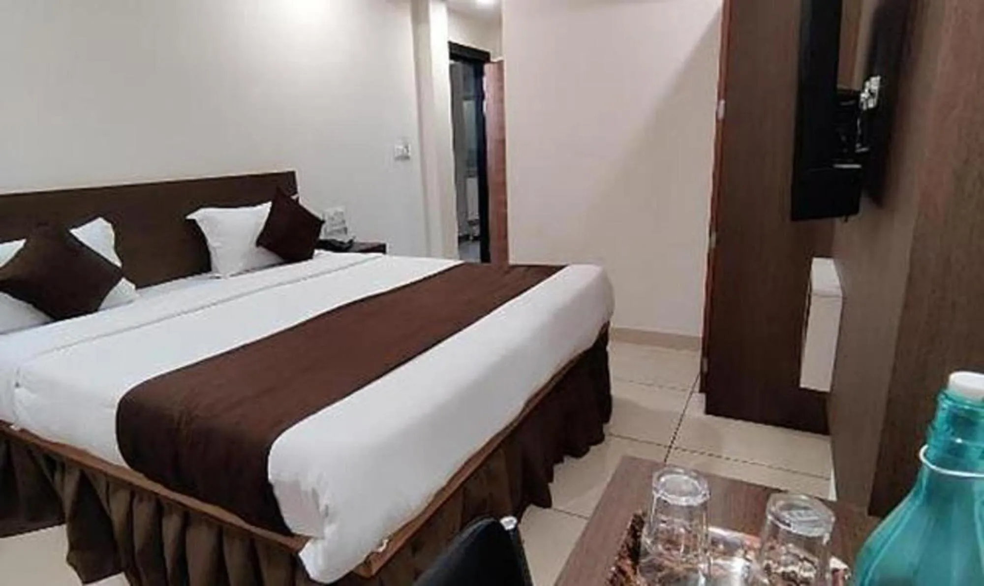 TV and multimedia, Bed in Hotel Golden Rays