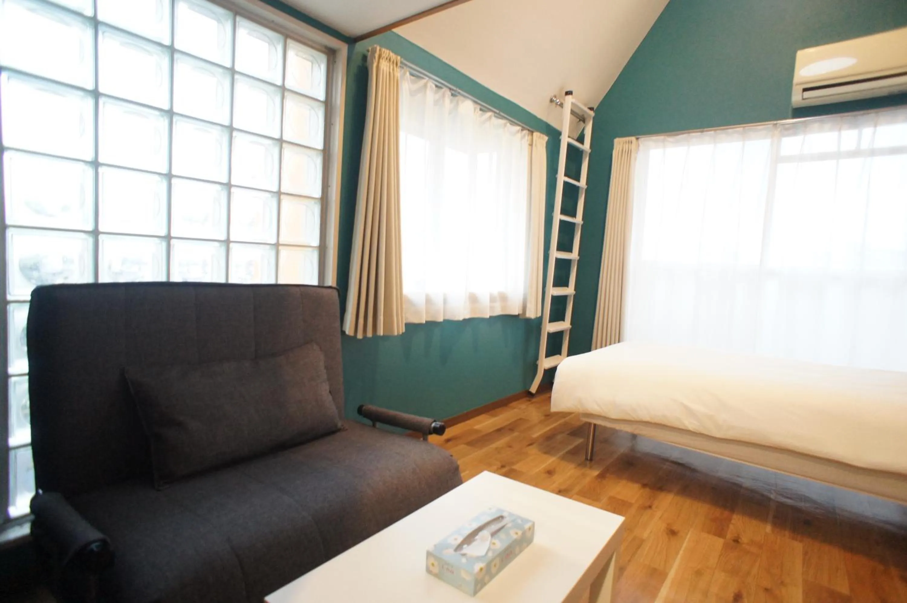 Bed in Plusone Nishikoen