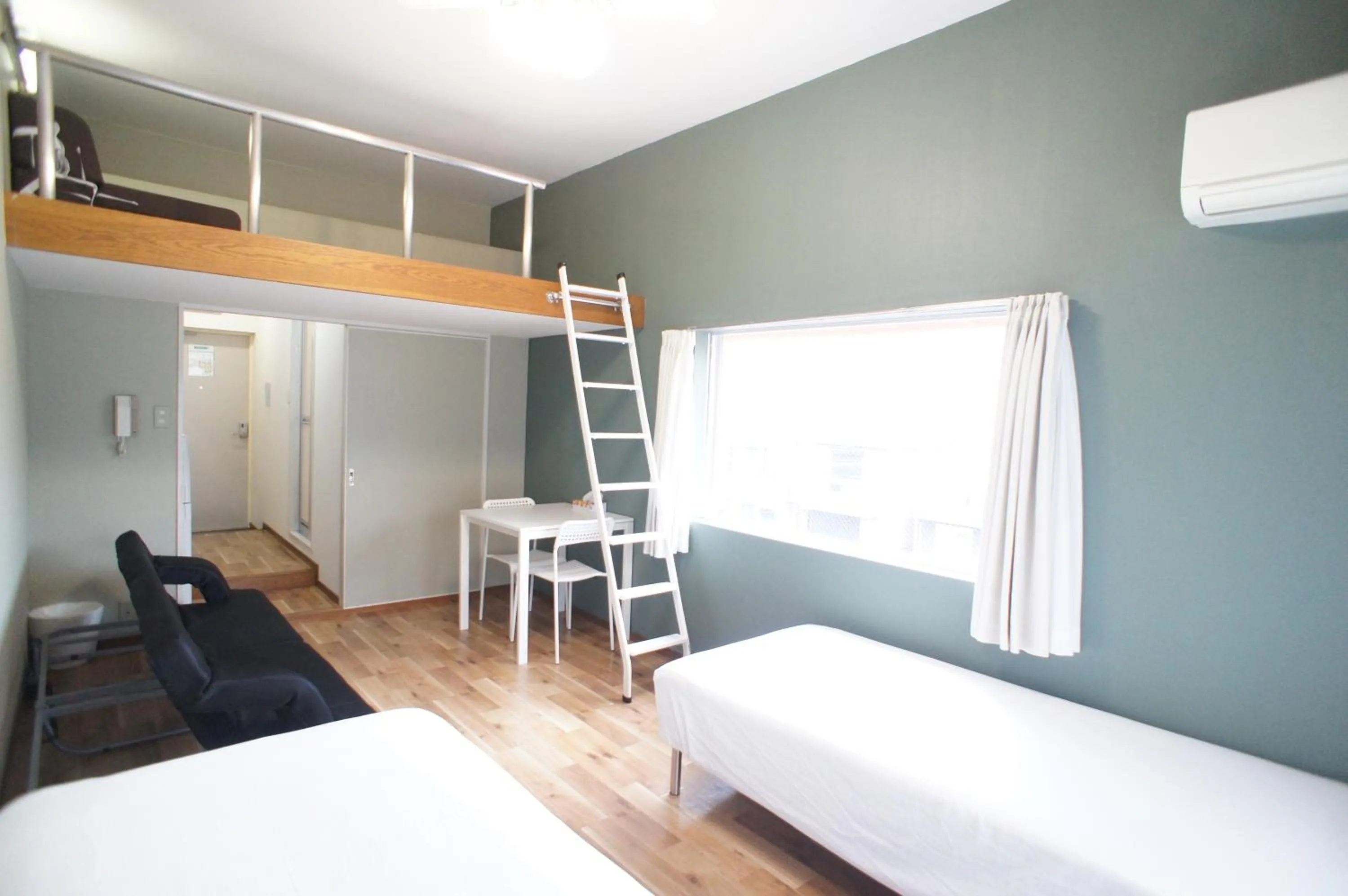 Bed in Plusone Nishikoen