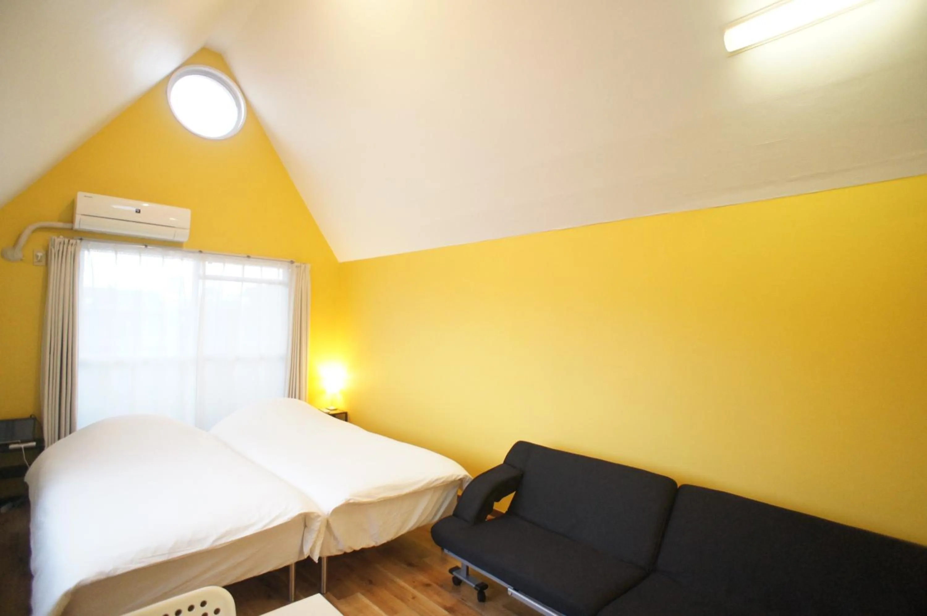 Bed in Plusone Nishikoen