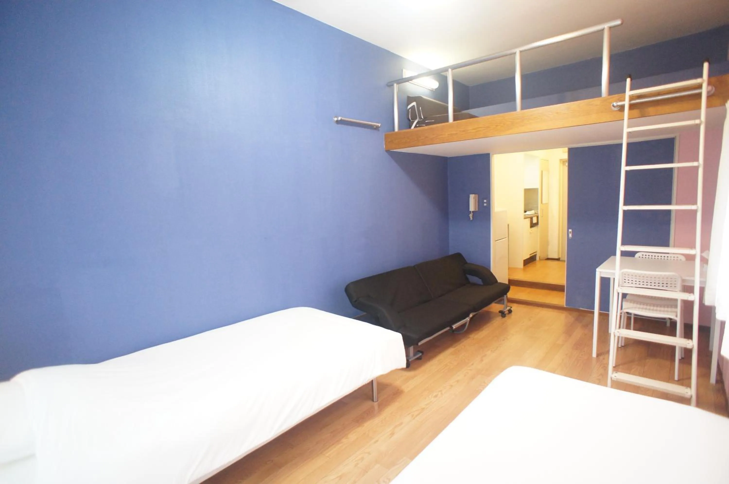 Bed in Plusone Nishikoen