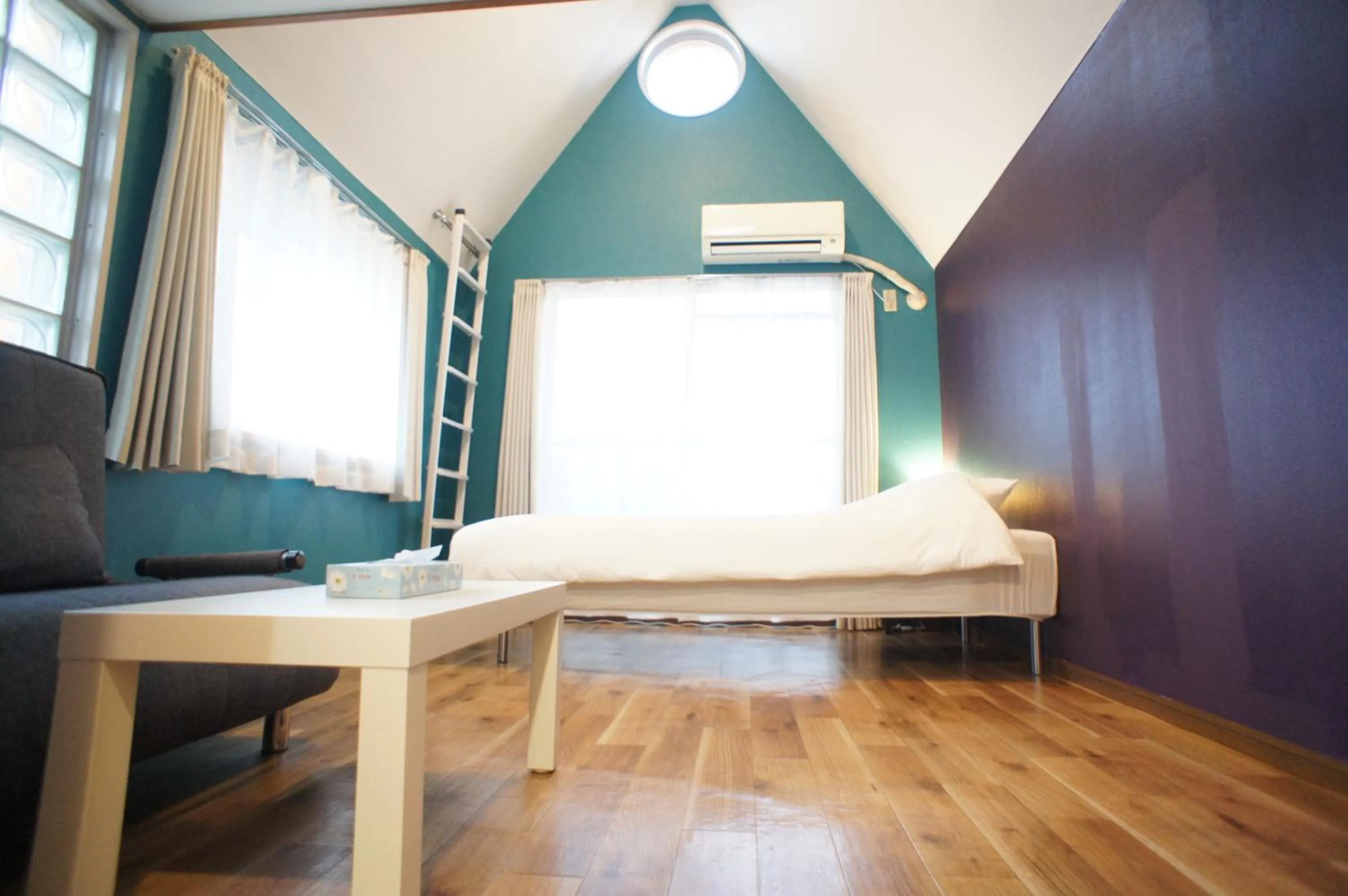 Bed in Plusone Nishikoen