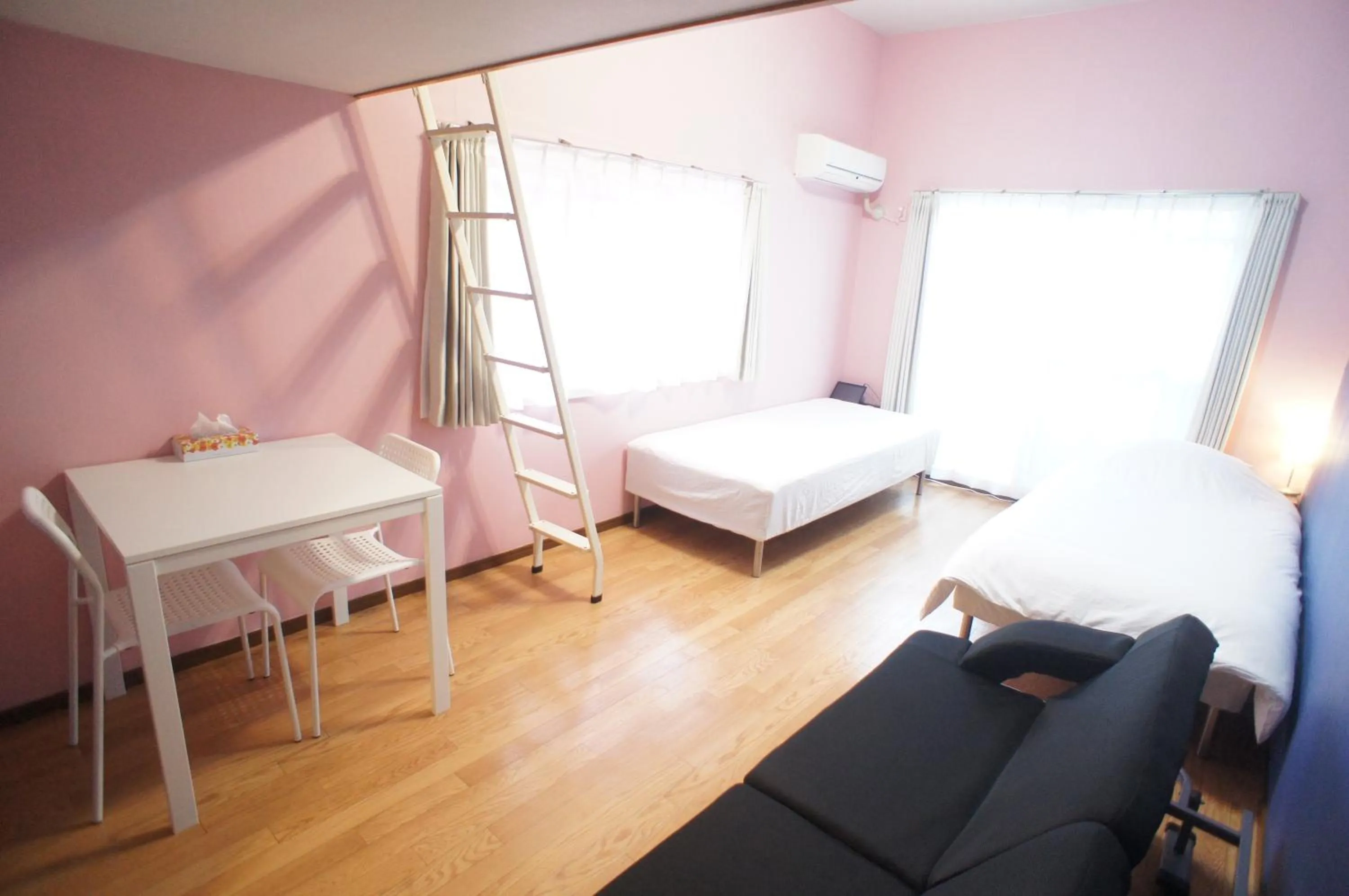 Bed in Plusone Nishikoen