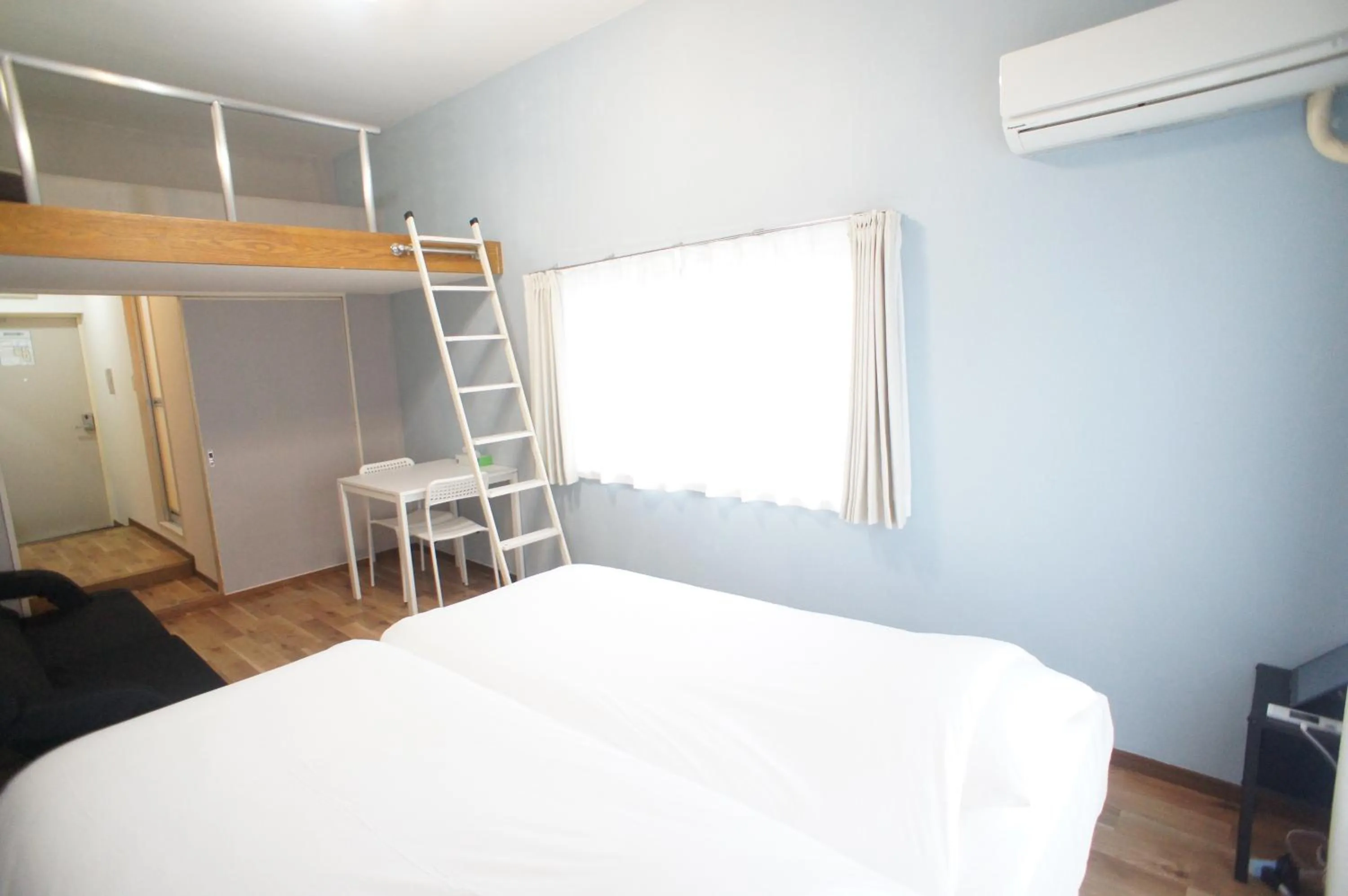 Bed in Plusone Nishikoen