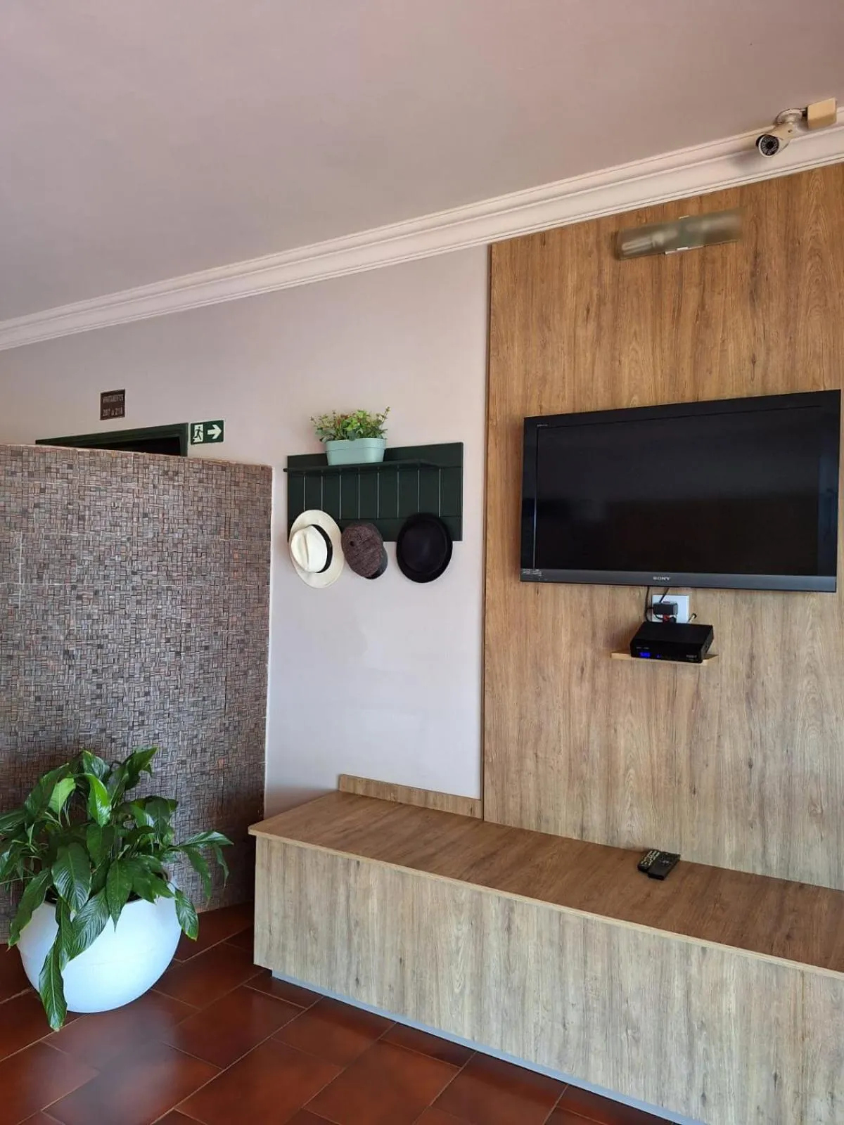 Communal lounge/ TV room in Hotel Recreio dos Bandeirantes