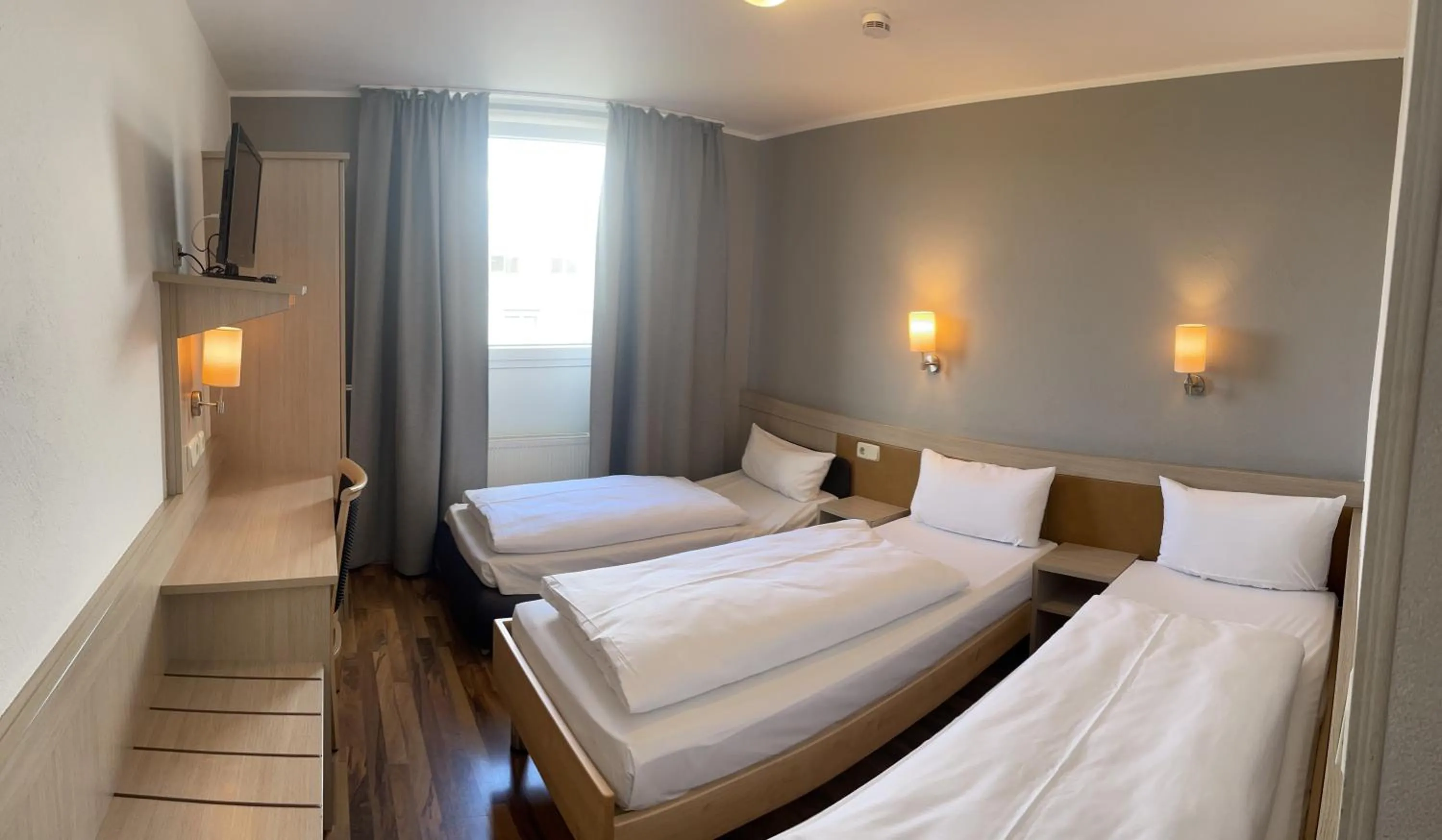 Photo of the whole room, Bed in Hotel Imperial