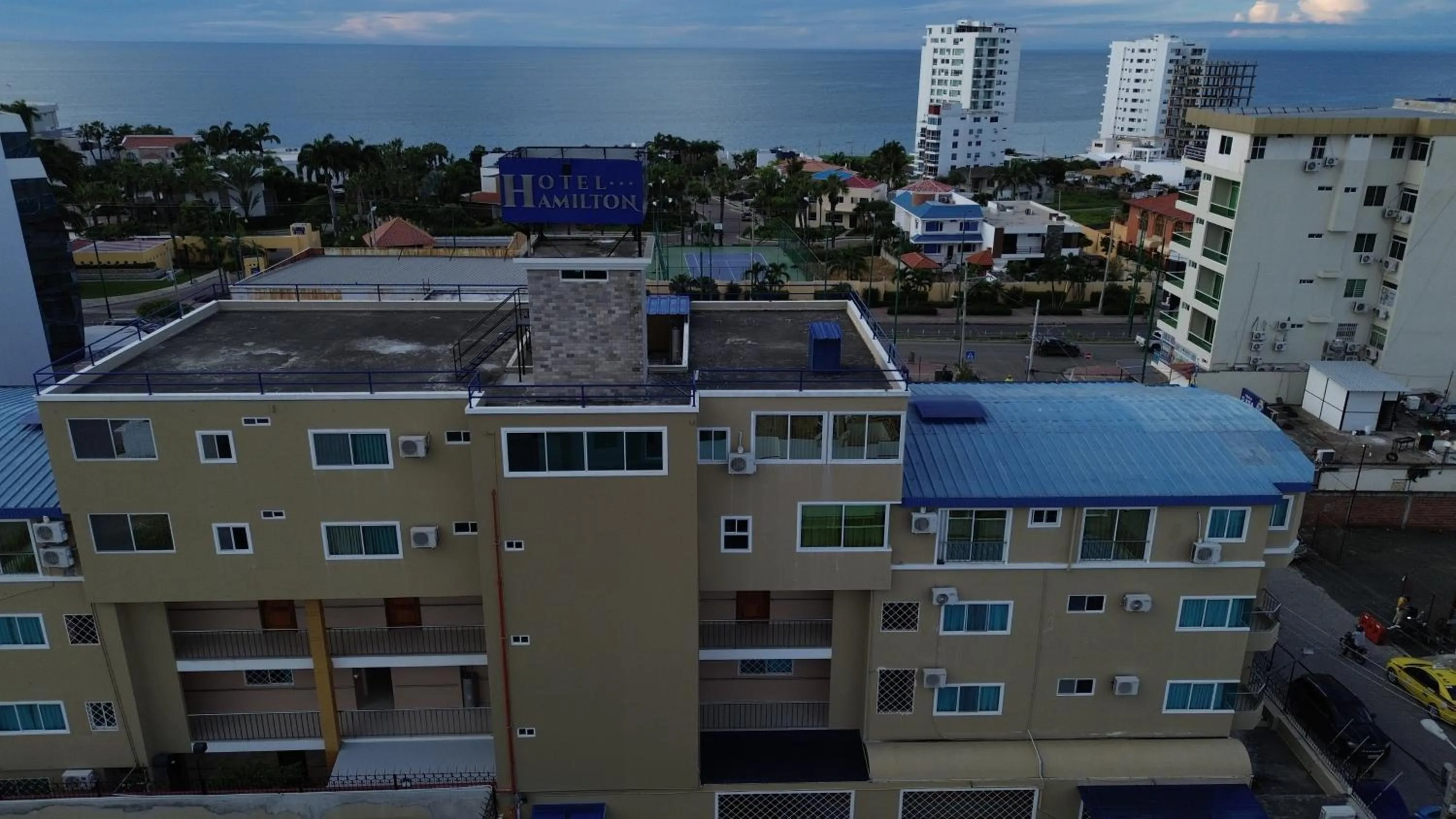 Property building in Apart Hotel Hamilton