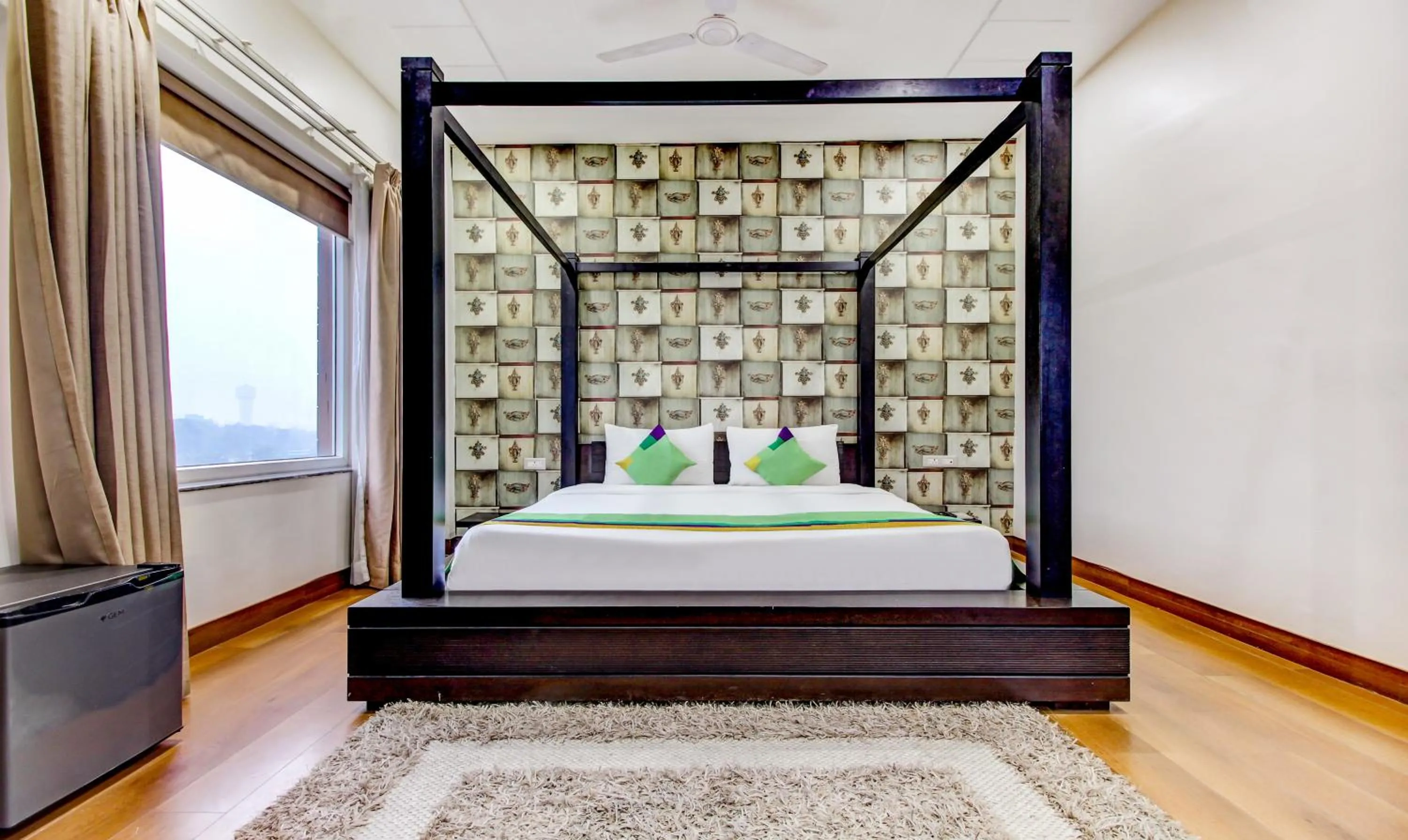 Bedroom, Bed in Treebo M2M Residency Sector 46