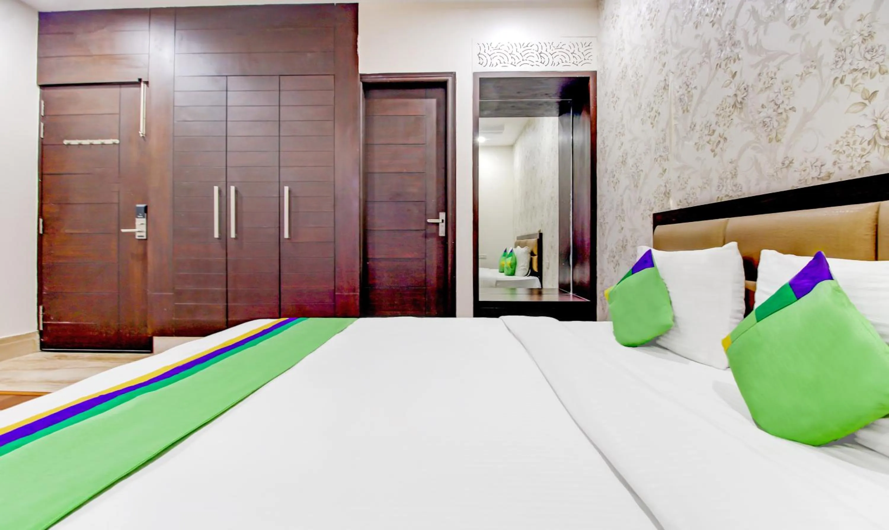 Bedroom, Bed in Treebo M2M Residency Sector 46