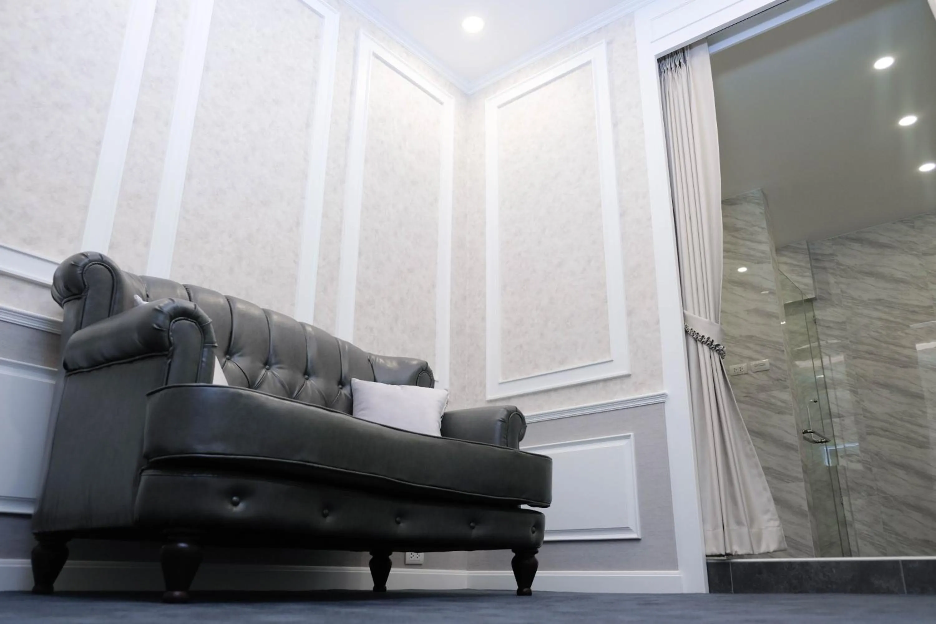 Living room in VARIMANTRA HOTEL