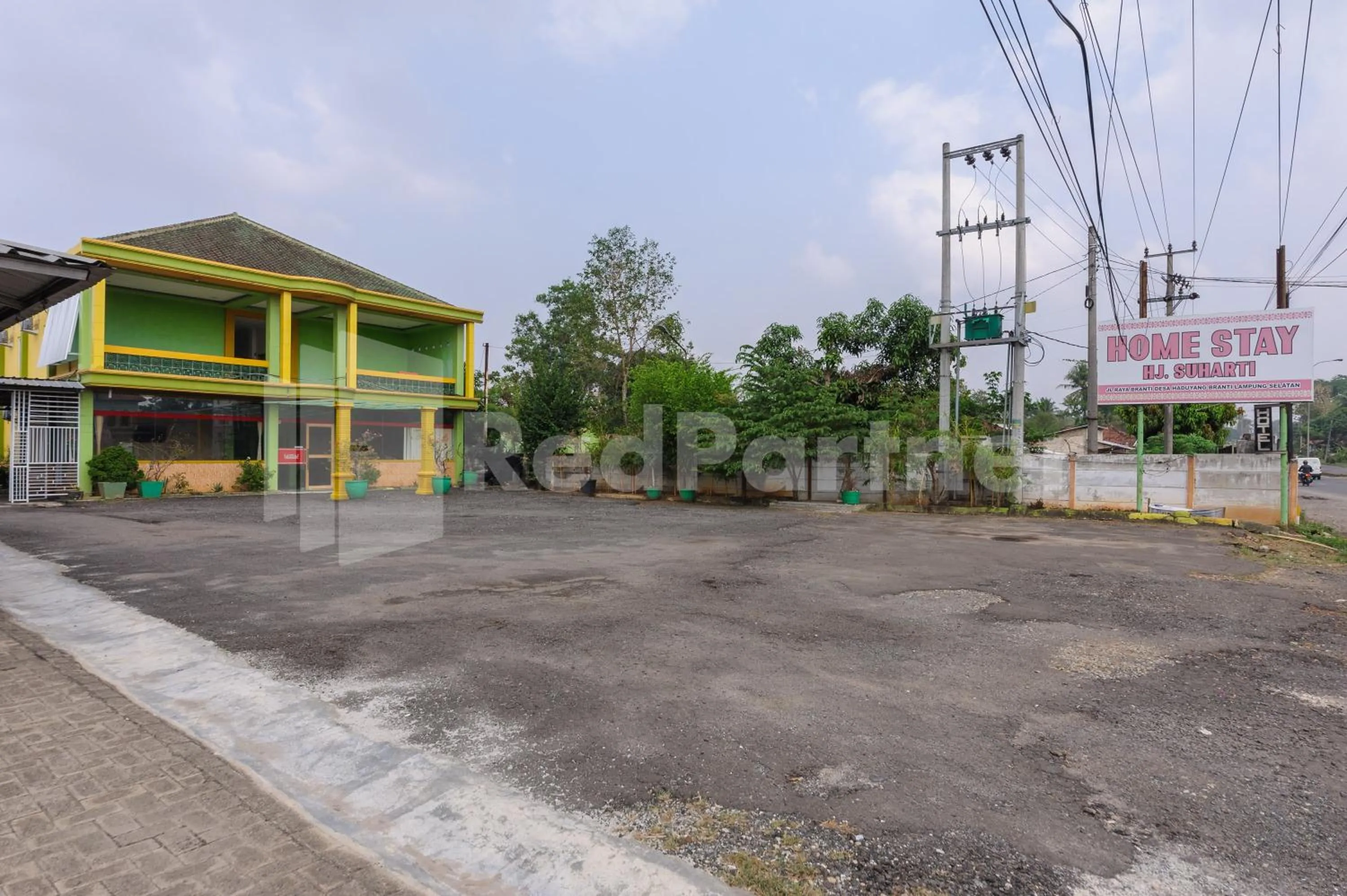 Property building in Homestay Hj Suharti Natar Lampung RedPartner