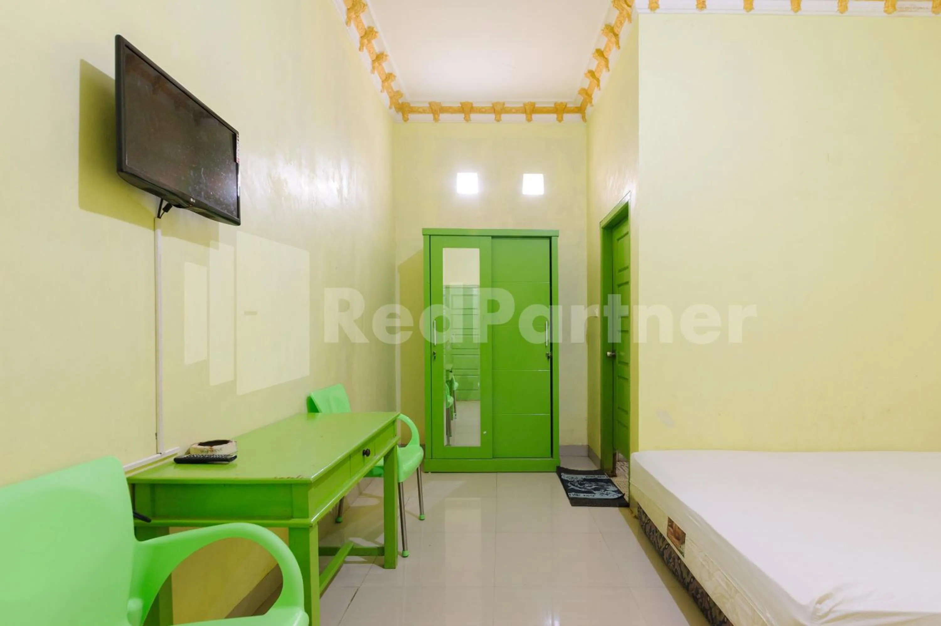 Bedroom, Bed in Homestay Hj Suharti Natar Lampung RedPartner