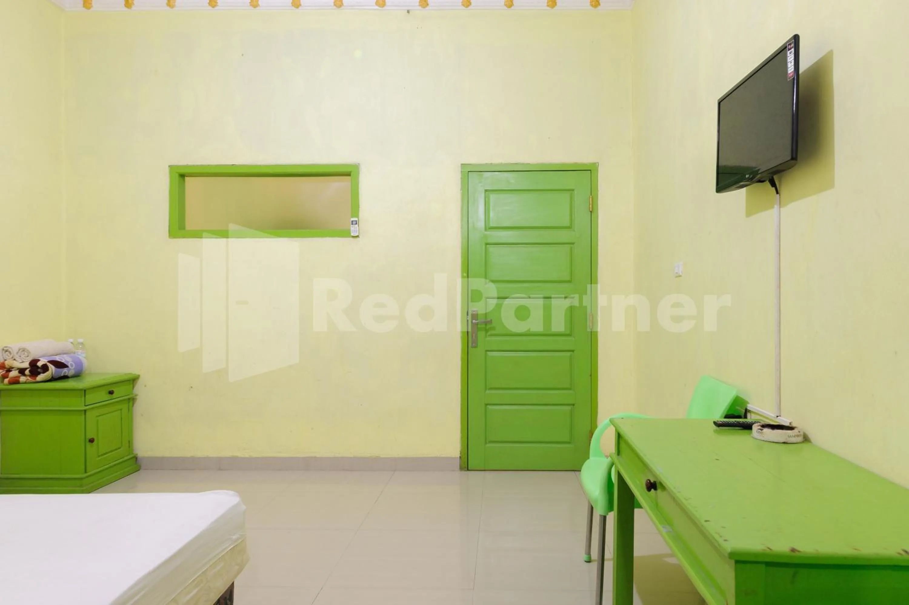 Bedroom, Bed in Homestay Hj Suharti Natar Lampung RedPartner