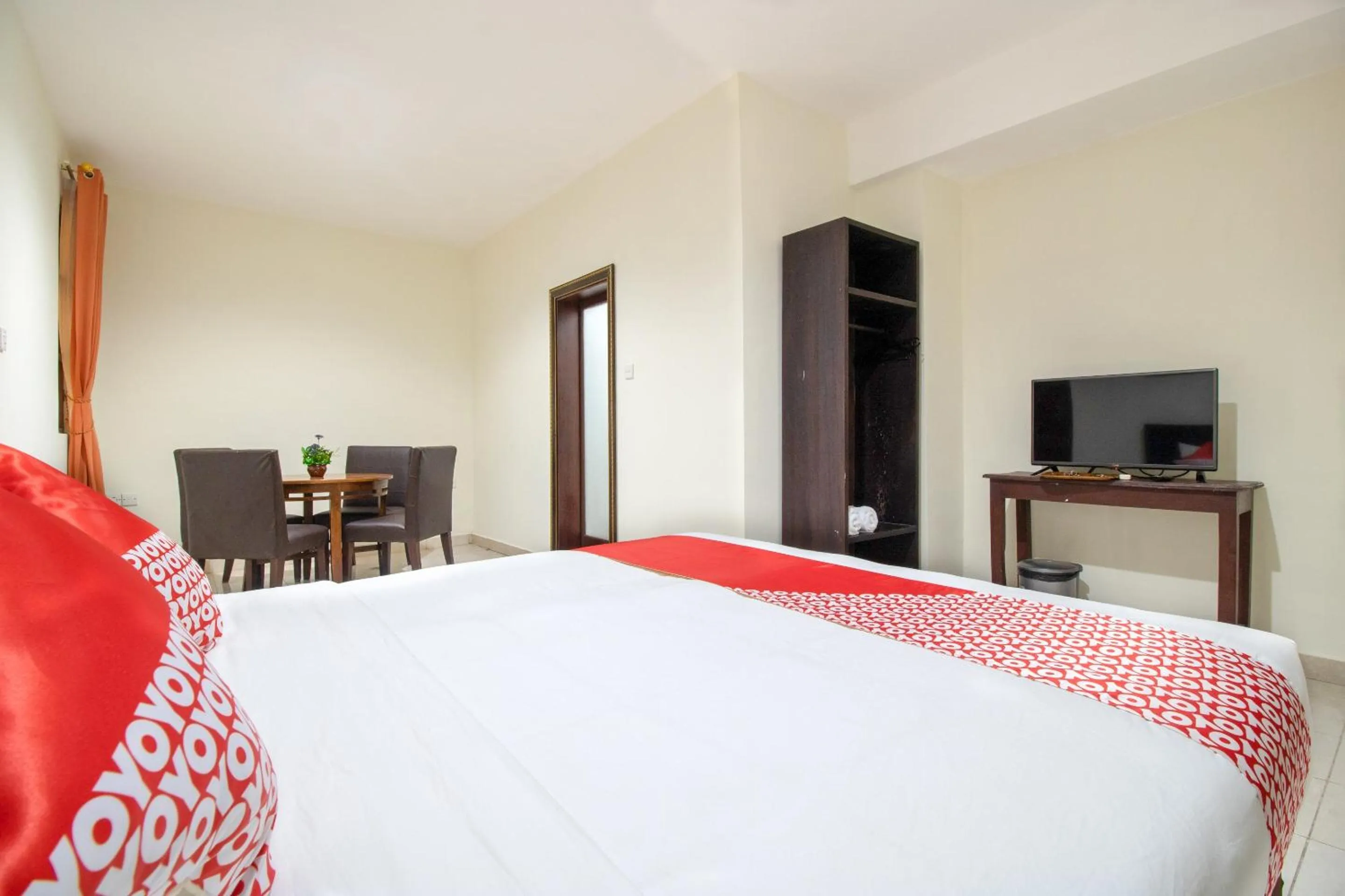 Bedroom, Bed in Flagship 2688 Guntur Hotel