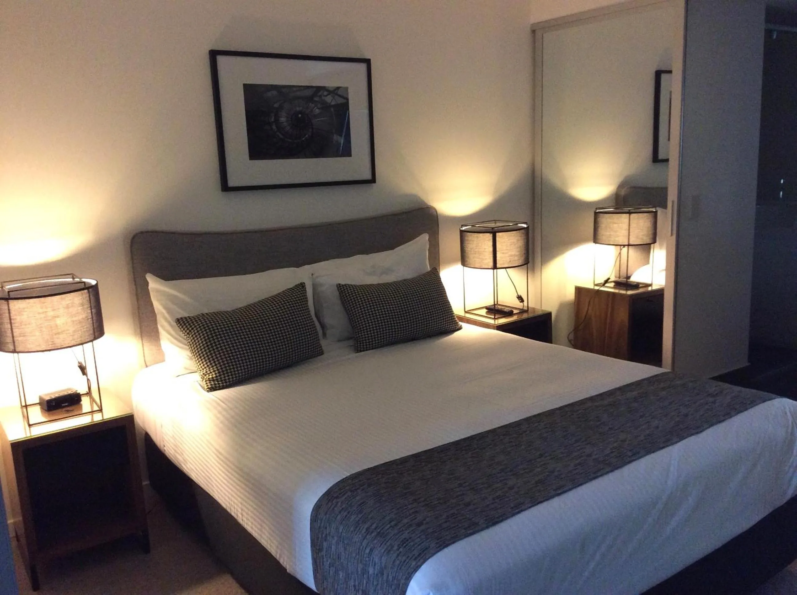 Bedroom, Bed in Morgan Suites