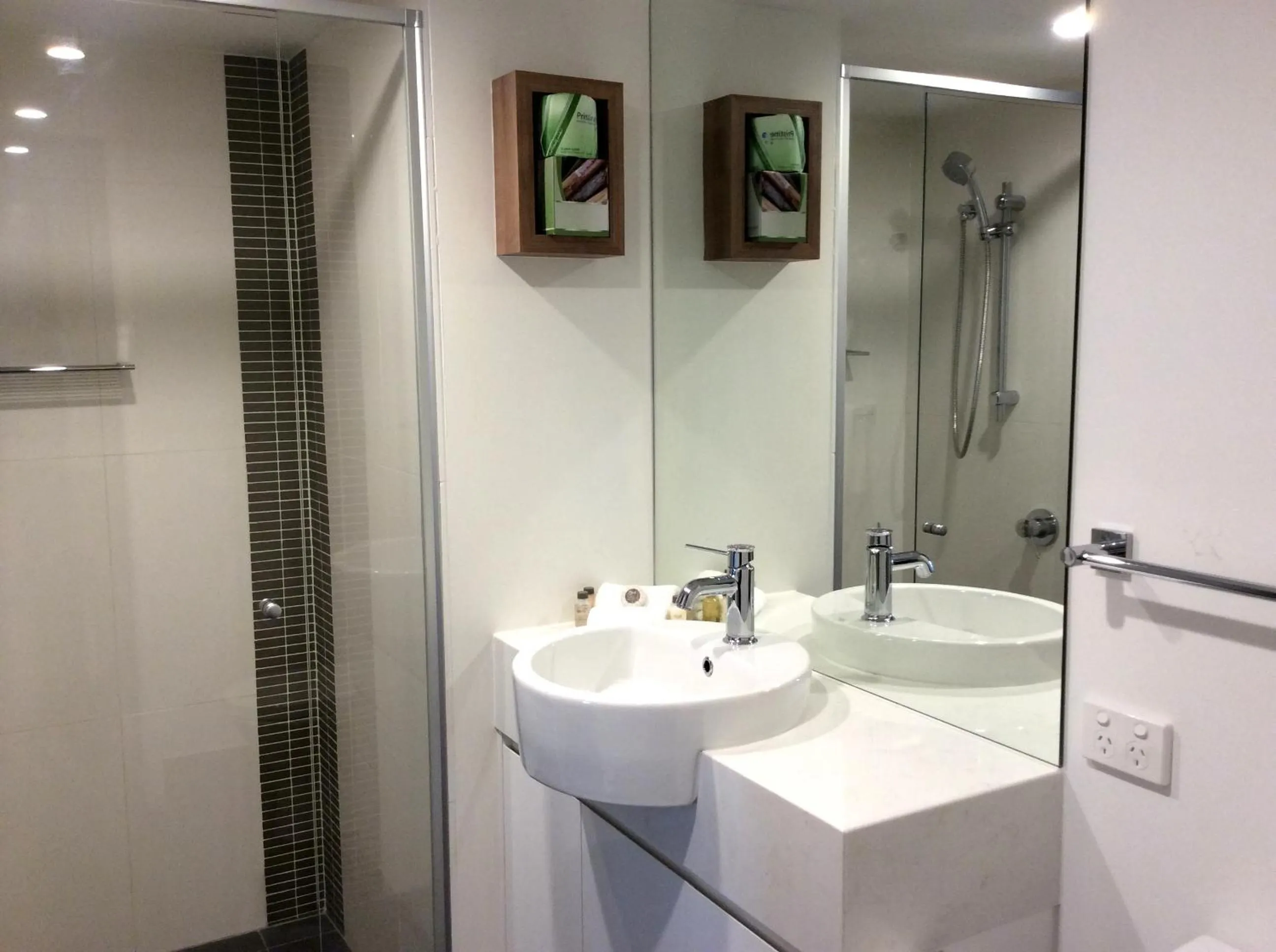 Bathroom in Morgan Suites