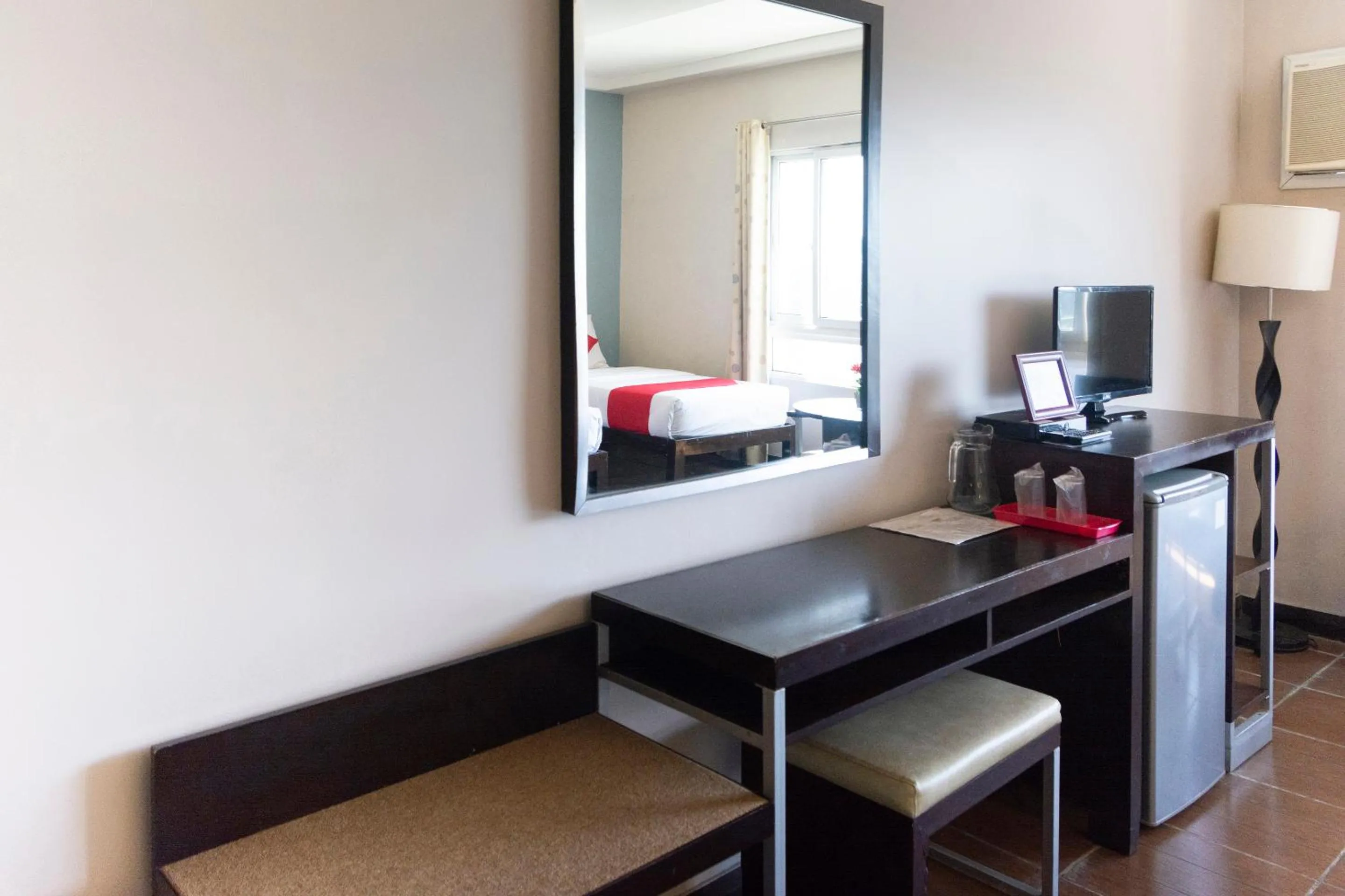 Living room, Bed in East View Hotel