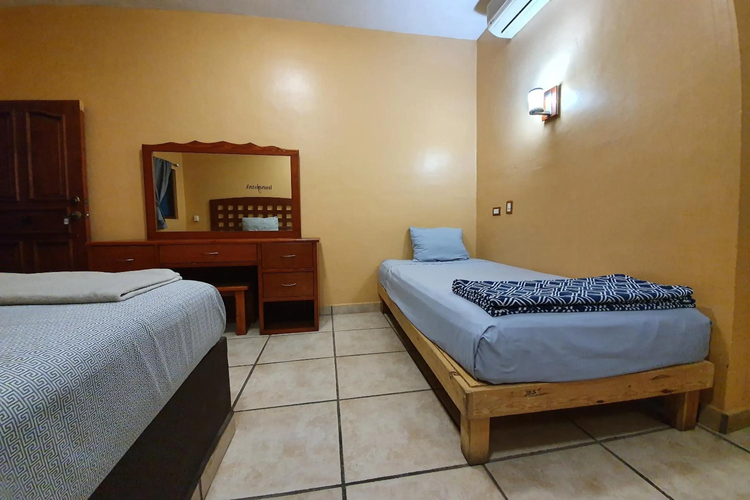 Bedroom, Bed in Hotel Colonos Los Cabos