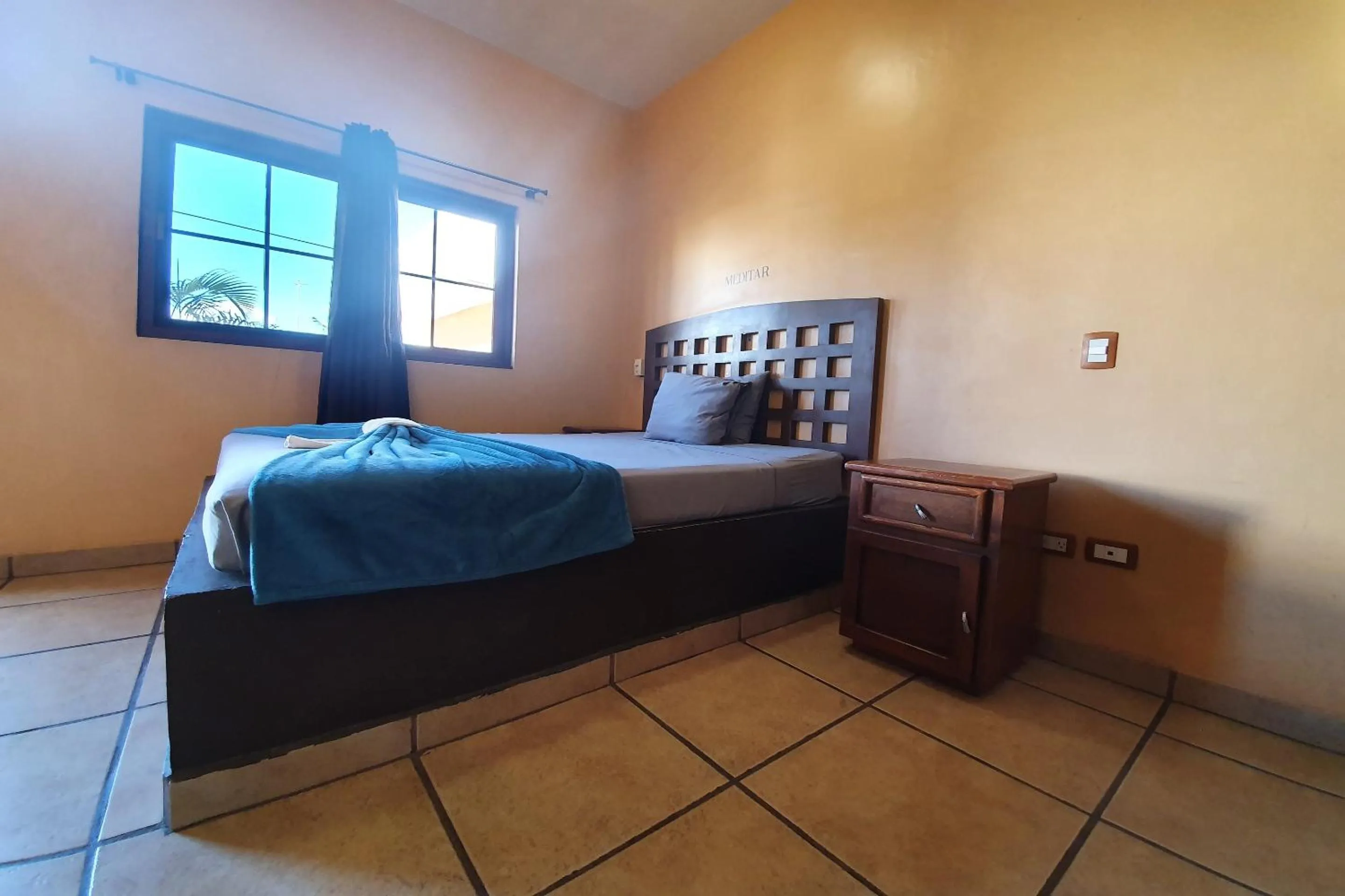 Bedroom, Bed in Hotel Colonos Los Cabos