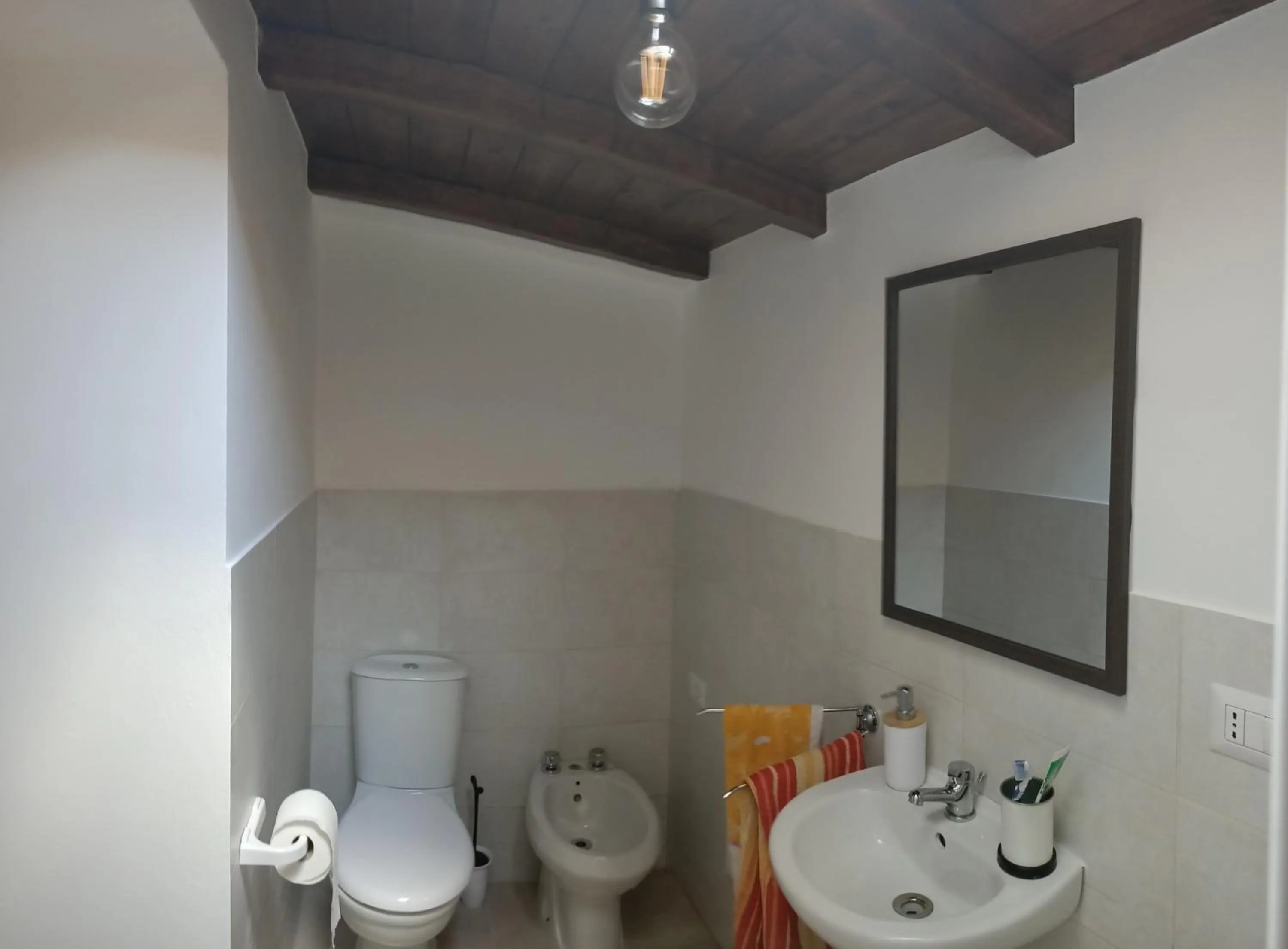 Bathroom in La casa sul tetto, Room's & Glamping