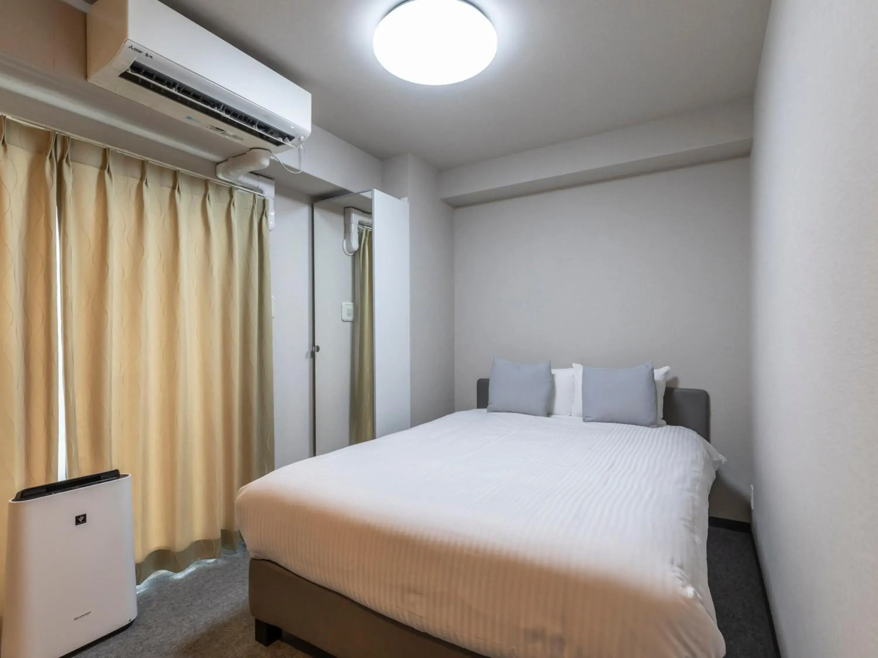 Double Room - single occupancy - Non-Smoking in Tabist Unihotel Midosuji Hommachi Double Room - single occupancy - Non-Smoking in Tabist Unihotel Midosuji Hommachi