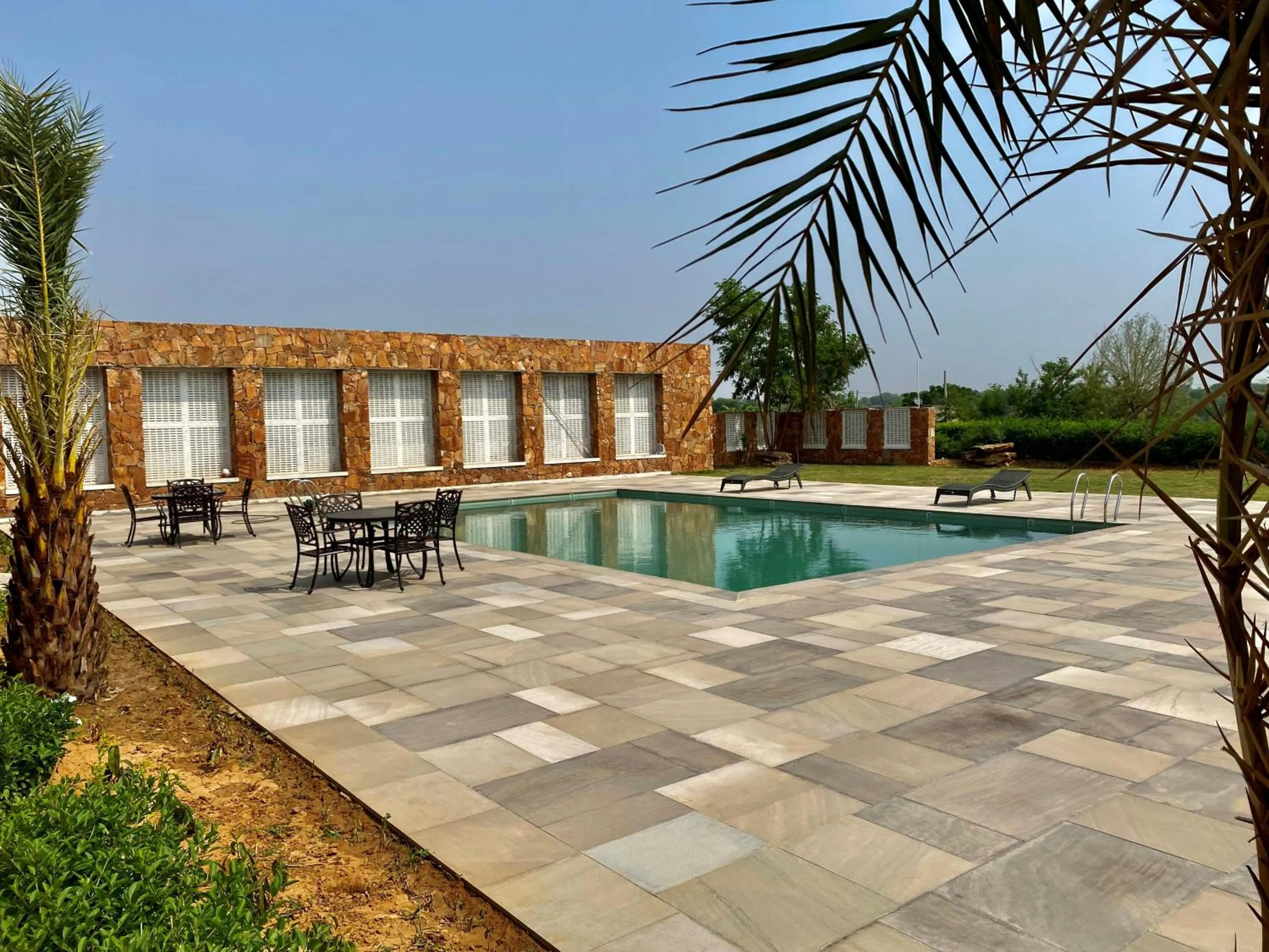 Swimming pool in Sariska Safari Lodge