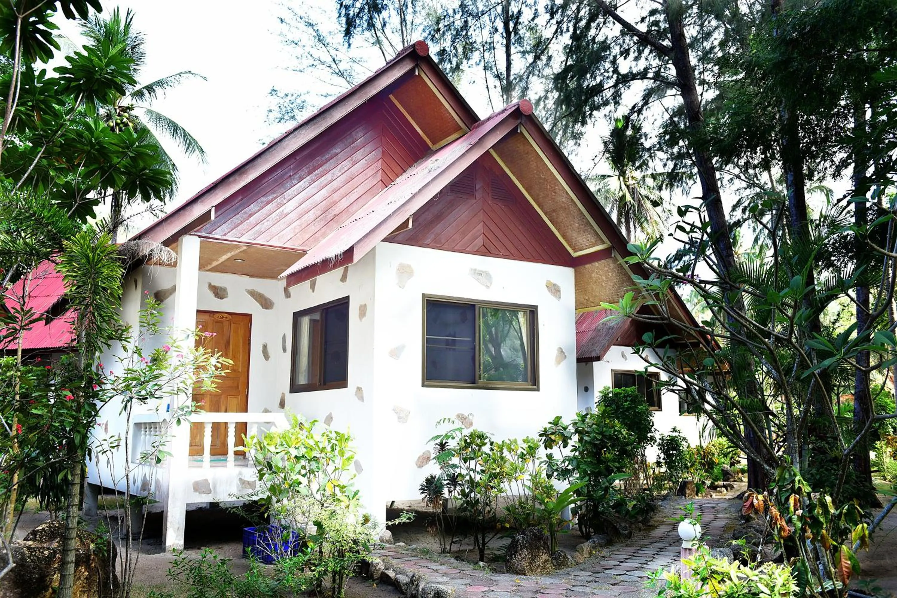 Photo of the whole room in Haad Khuad Resort