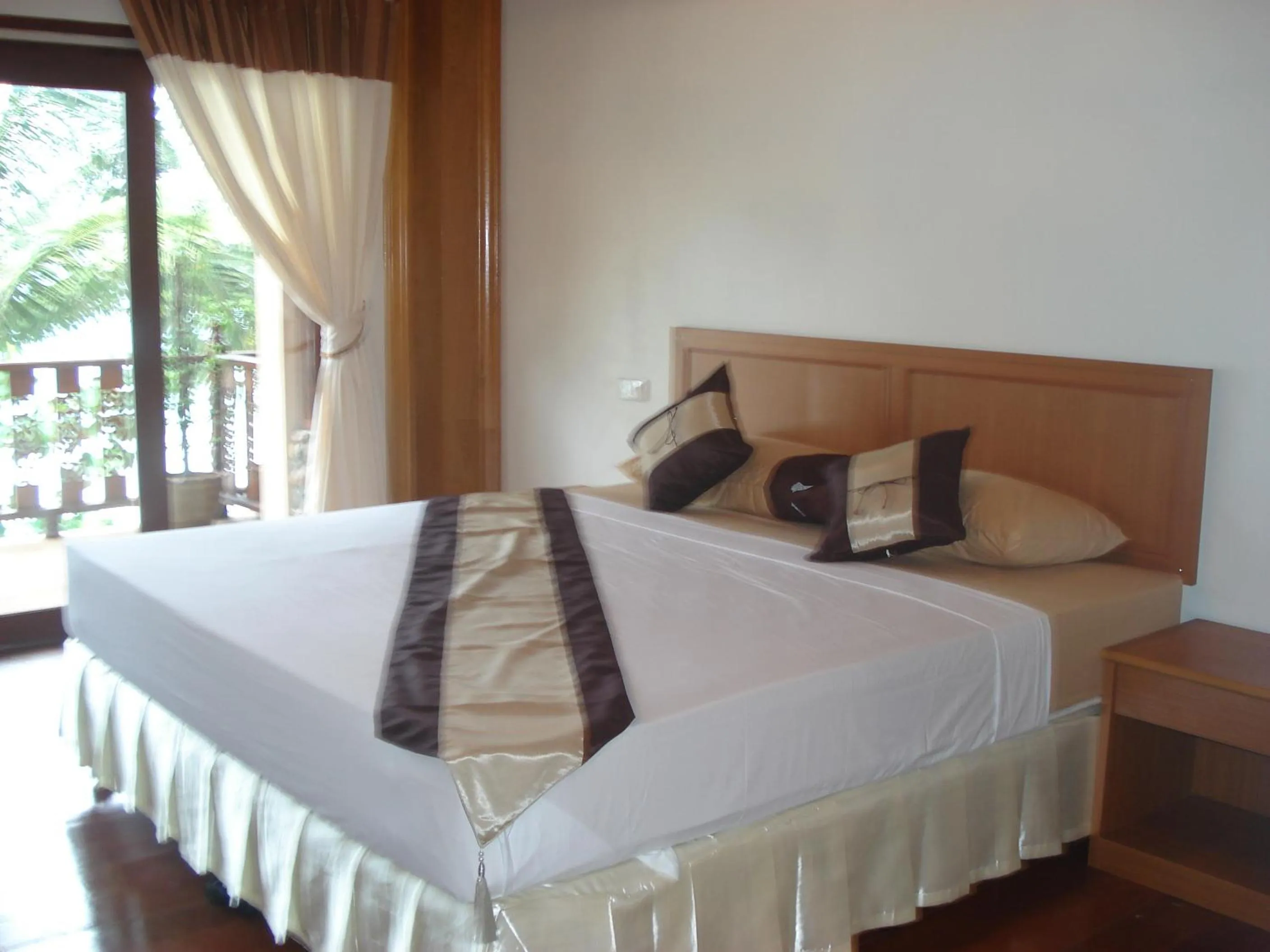Bed in Haad Khuad Resort