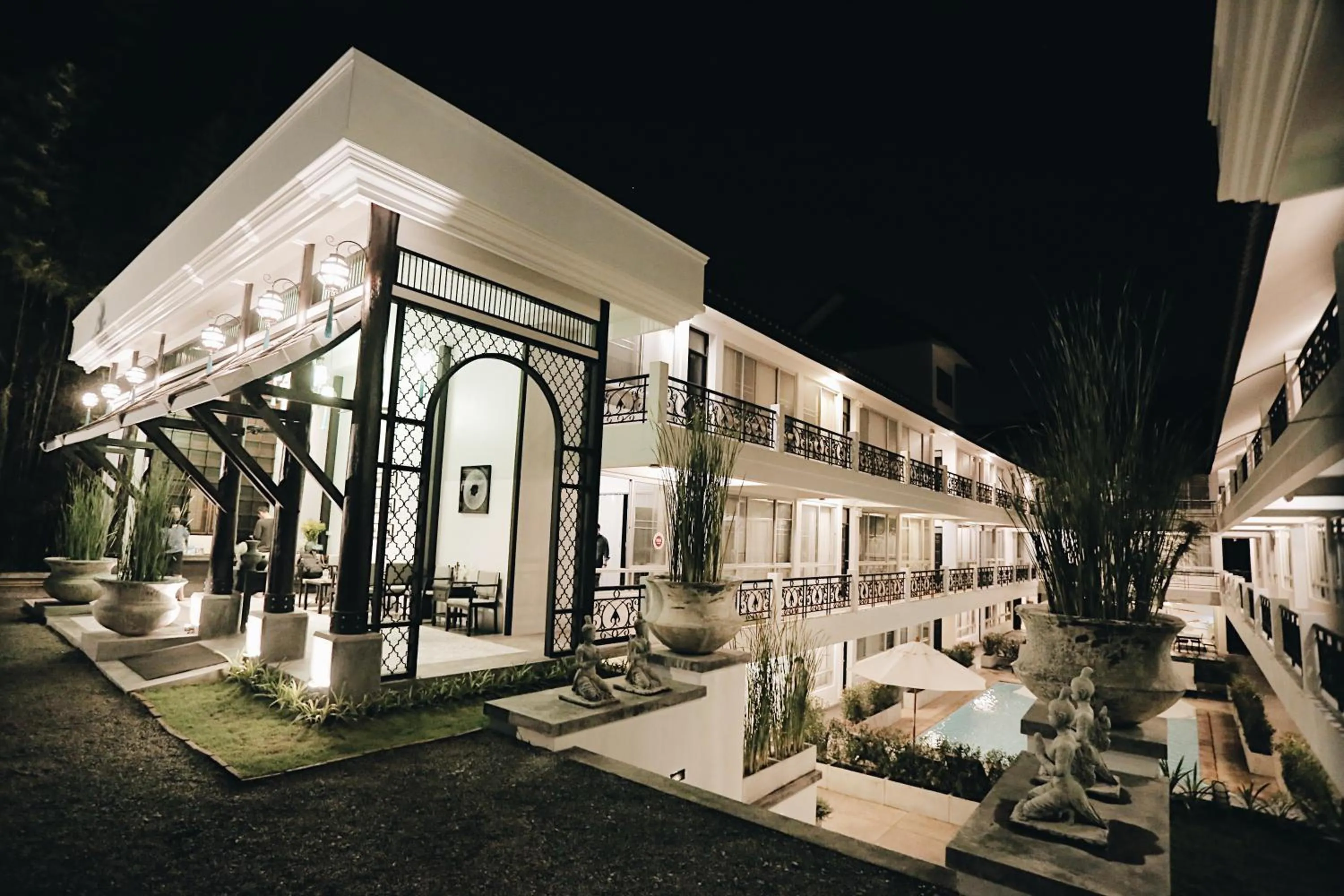 Property building in Fullrich Lanna Suite