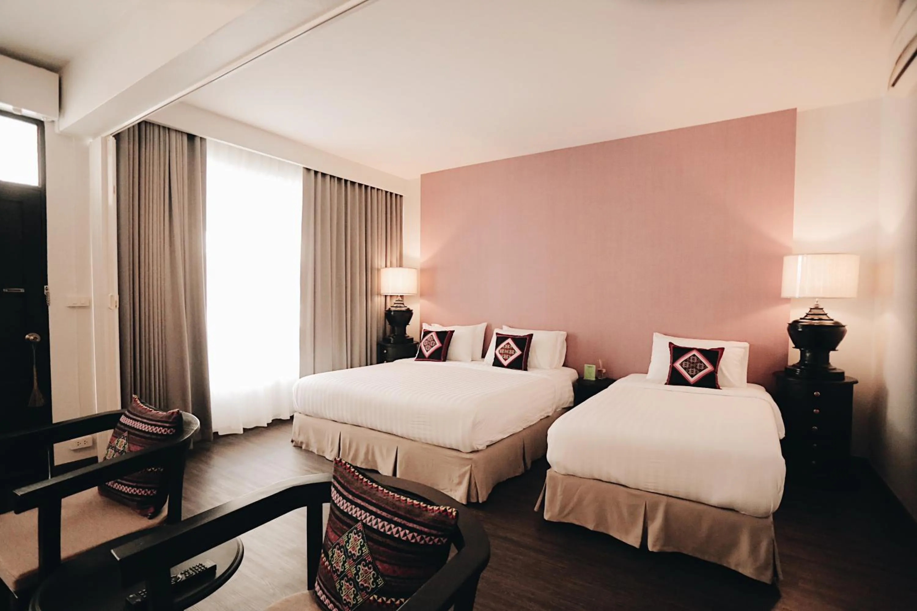 Photo of the whole room, Bed in Fullrich Lanna Suite