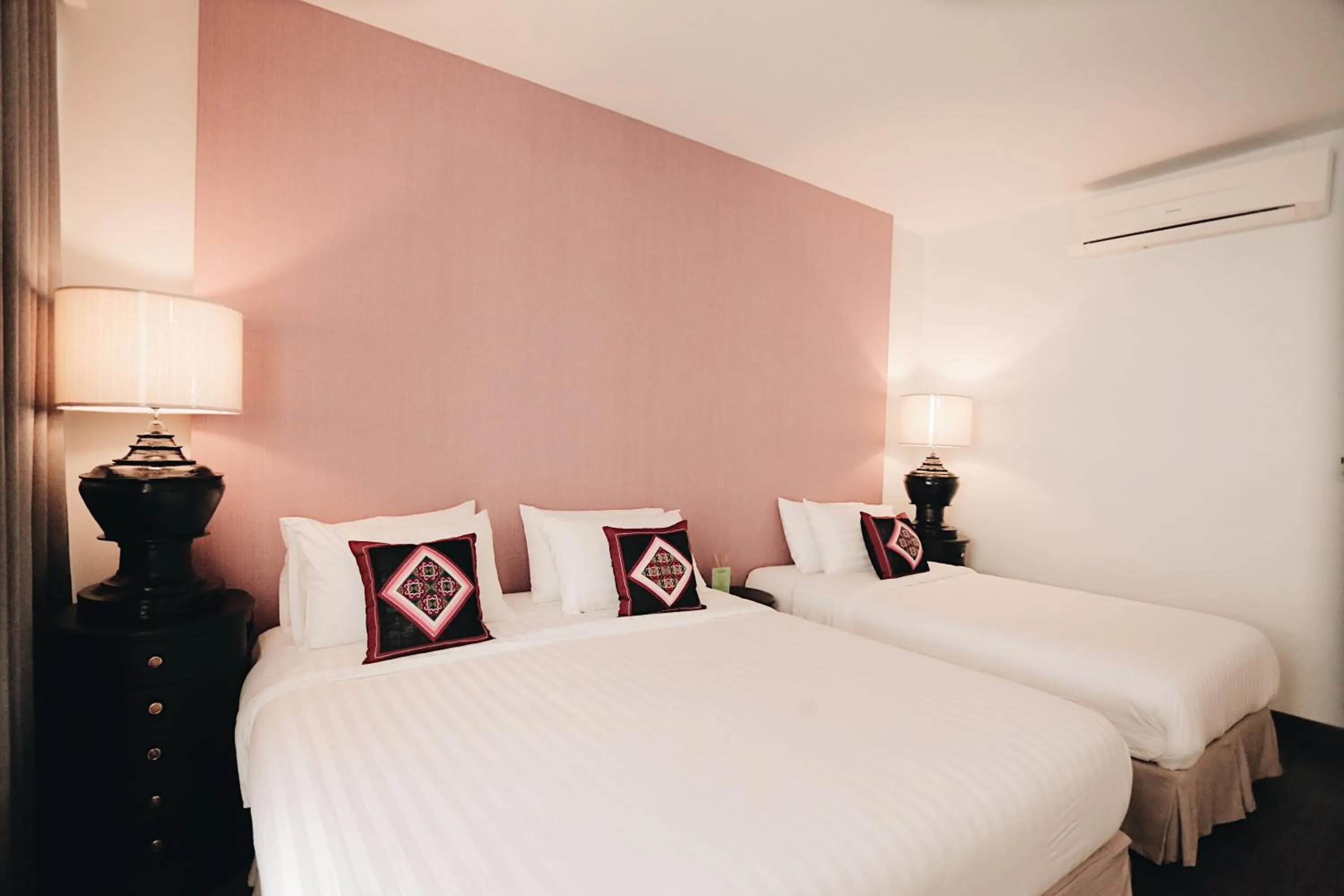 Photo of the whole room, Bed in Fullrich Lanna Suite