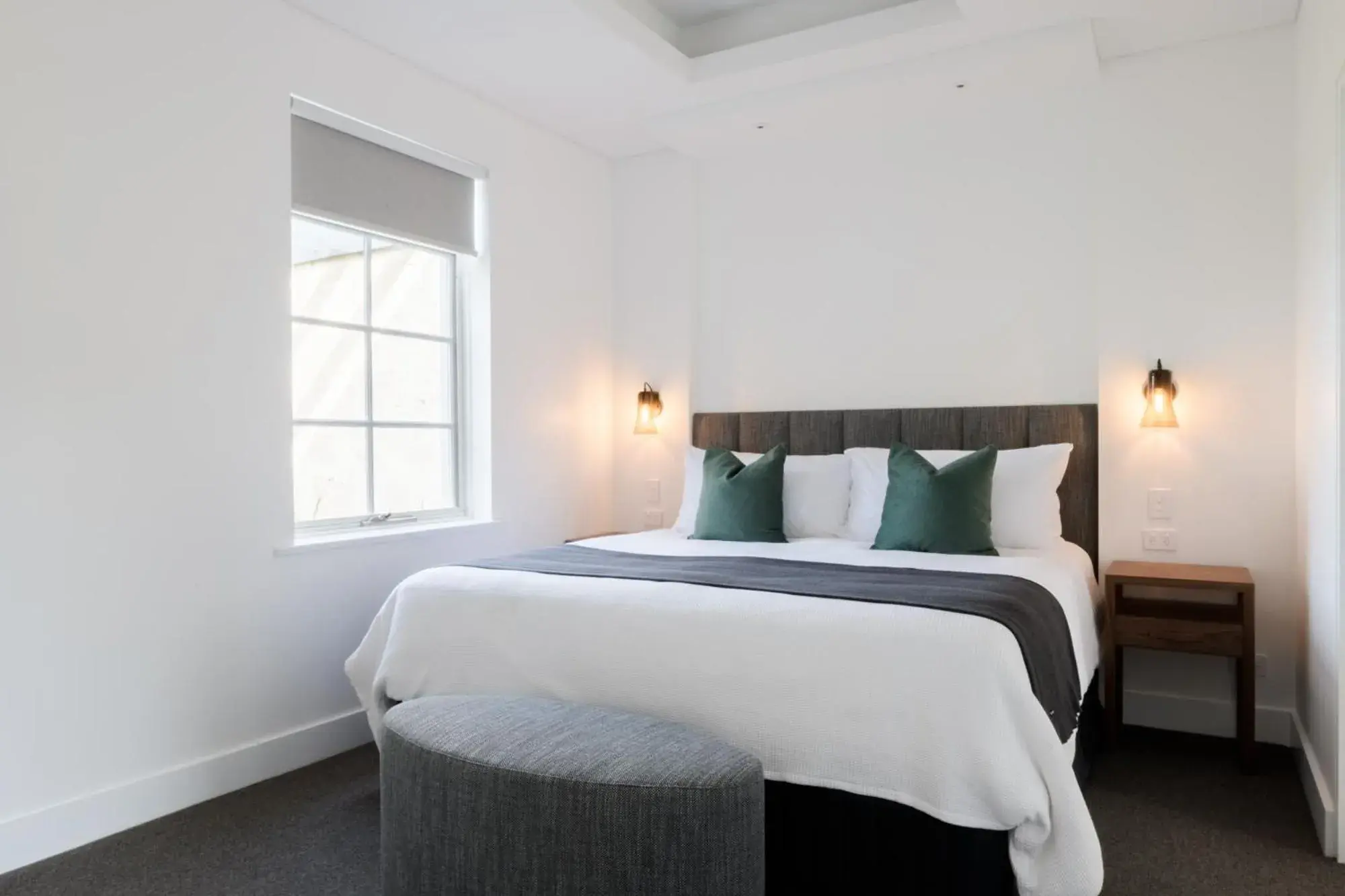 Superior Suite with Spa Bath - Stonewell in The Louise Superior Suite with Spa Bath - Stonewell in The Louise