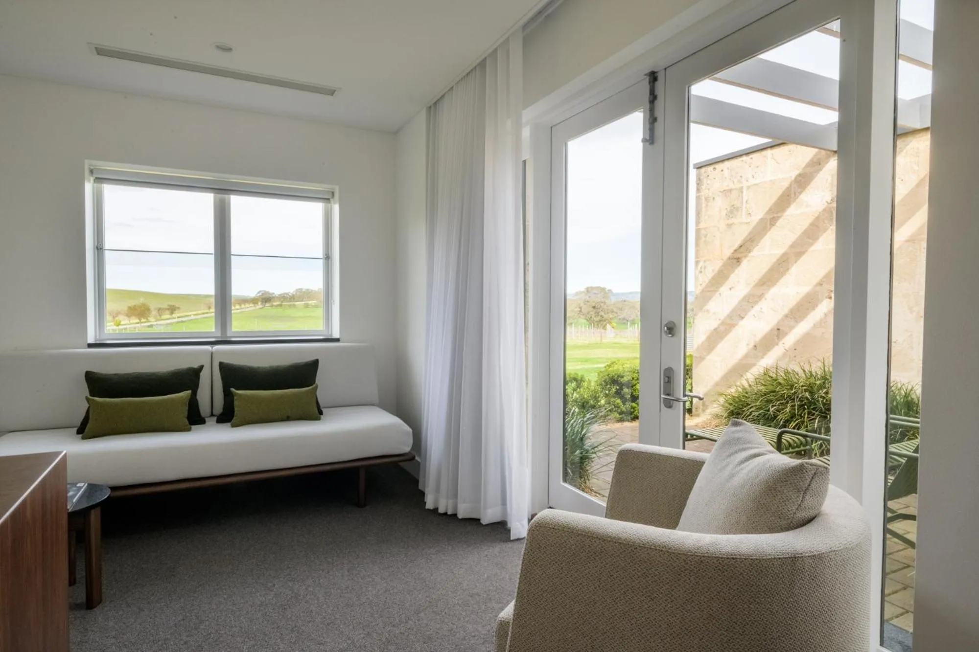 Living room, Bed in The Louise