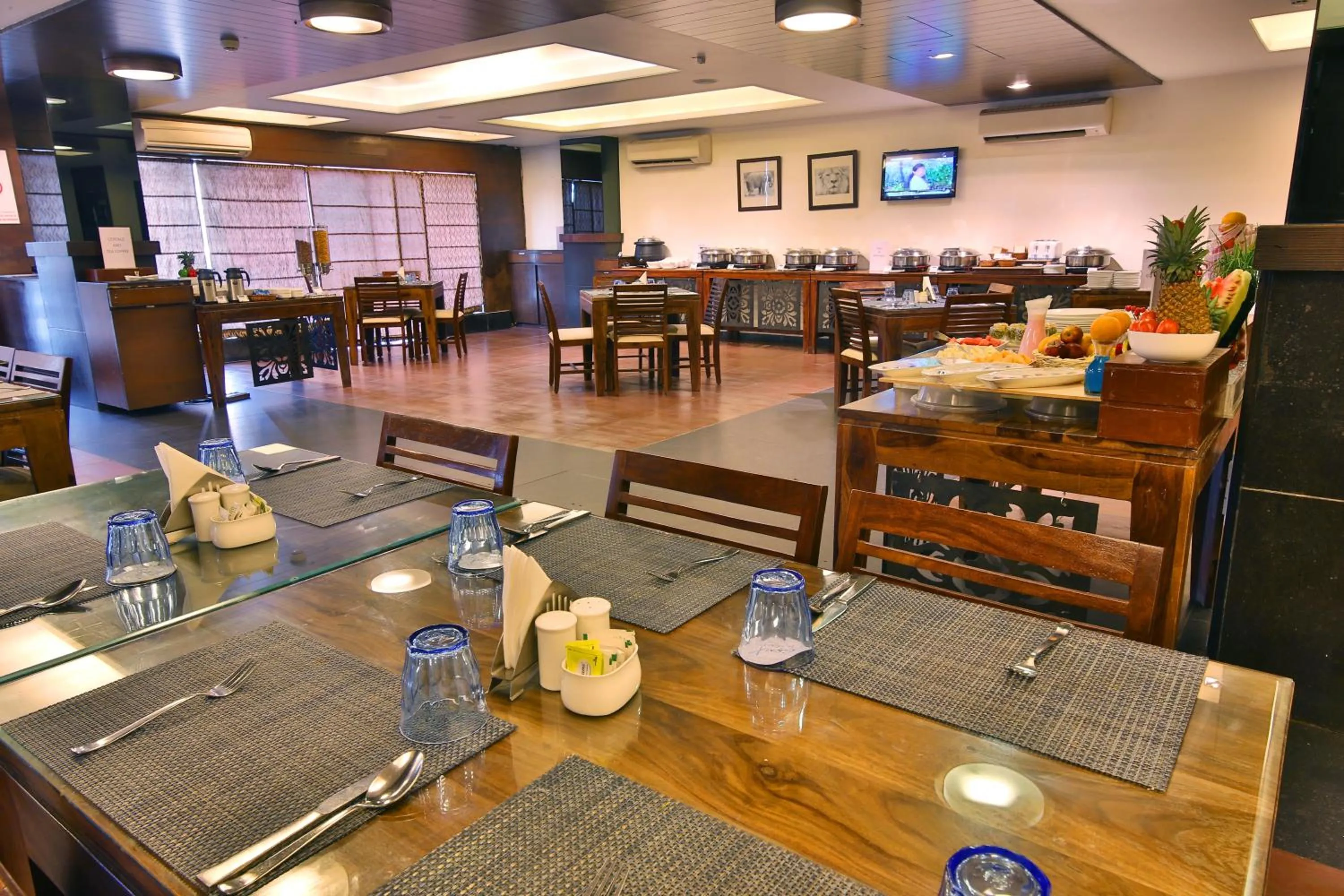 Restaurant/places to eat in Hotel Clarks Collection Vadodara