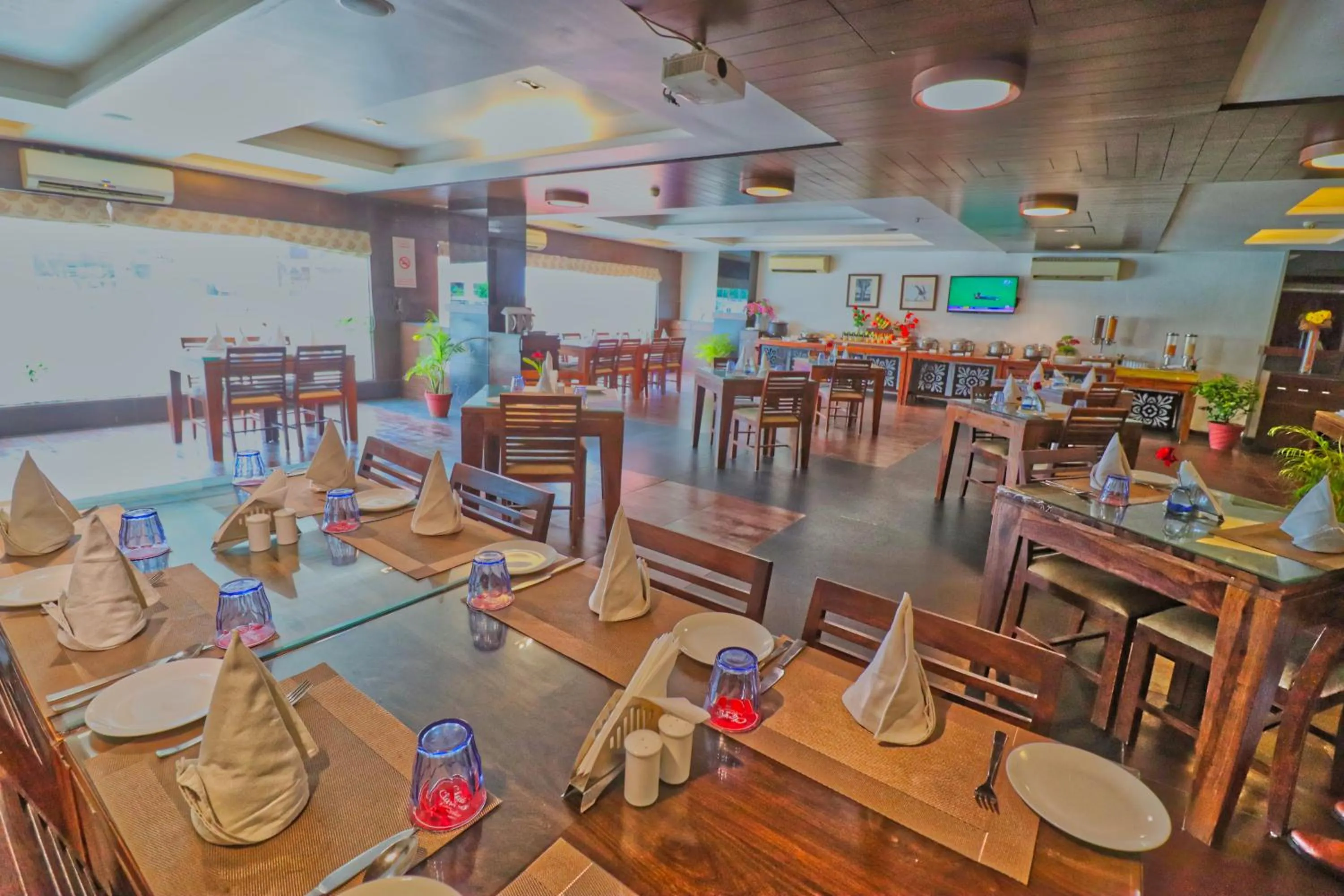 Restaurant/places to eat in Hotel Clarks Collection Vadodara