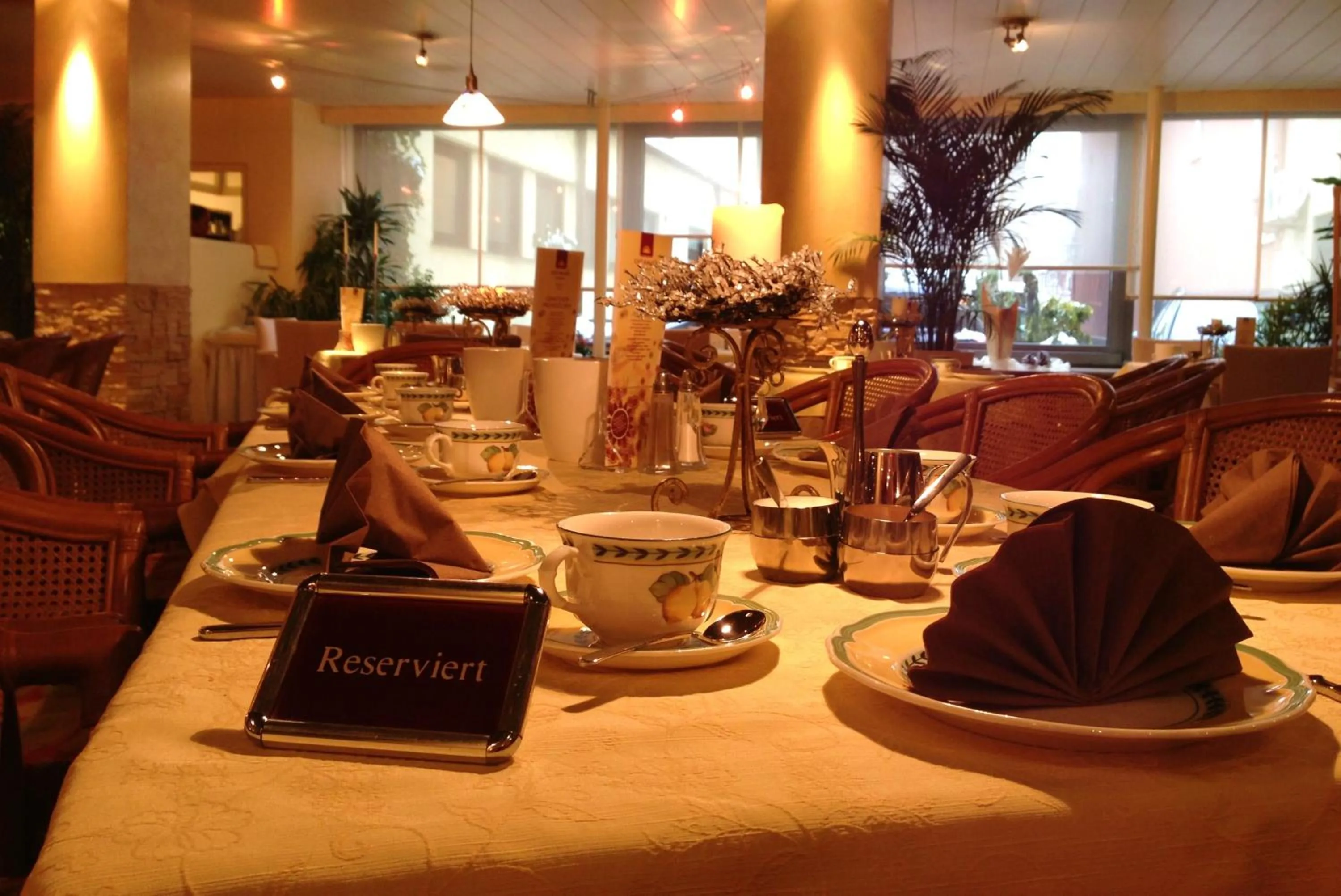 Restaurant/places to eat in City Hotel Ost am Kö