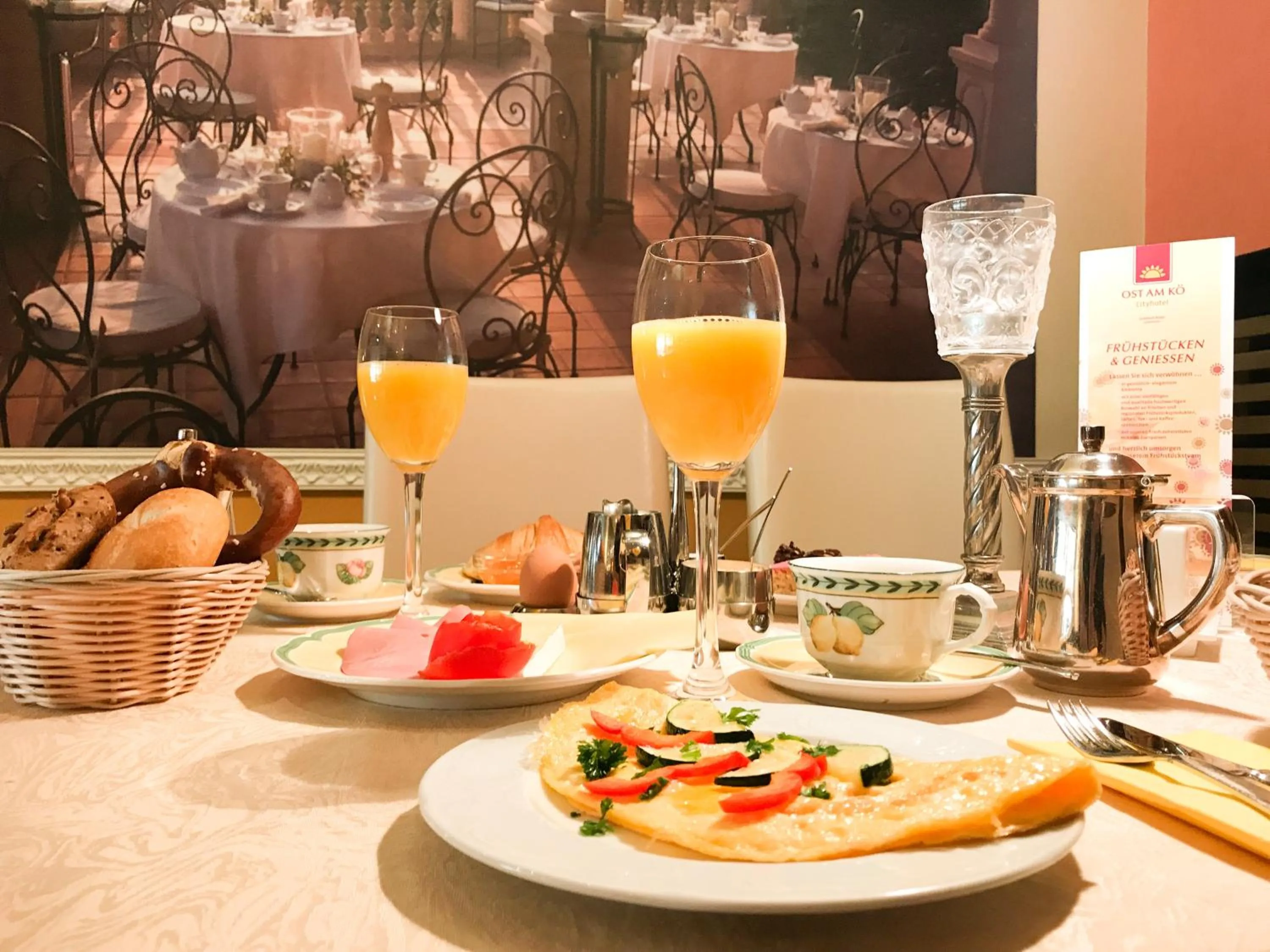 Restaurant/places to eat in City Hotel Ost am Kö