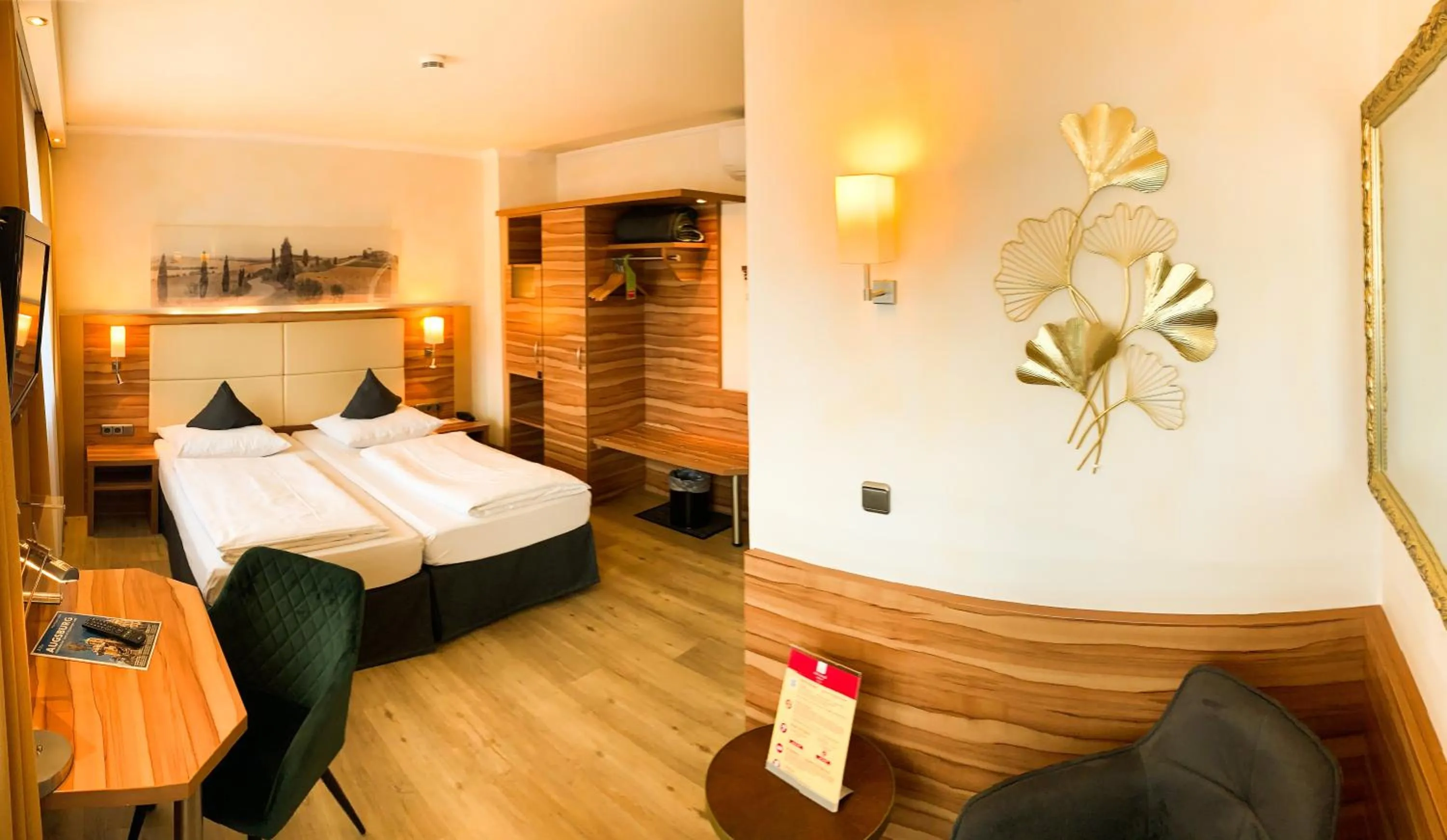 Photo of the whole room, Bed in City Hotel Ost am Kö