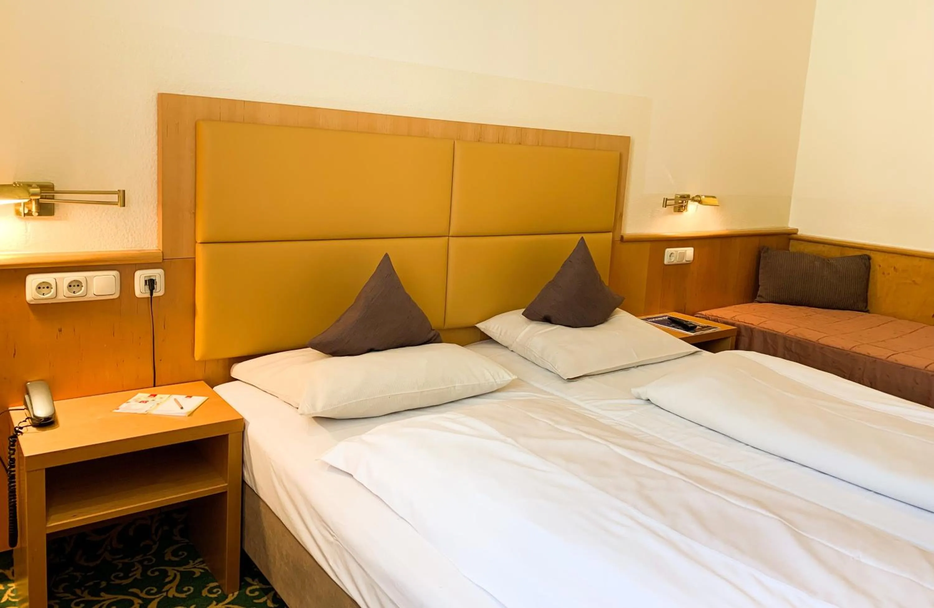 Bedroom, Bed in City Hotel Ost am Kö