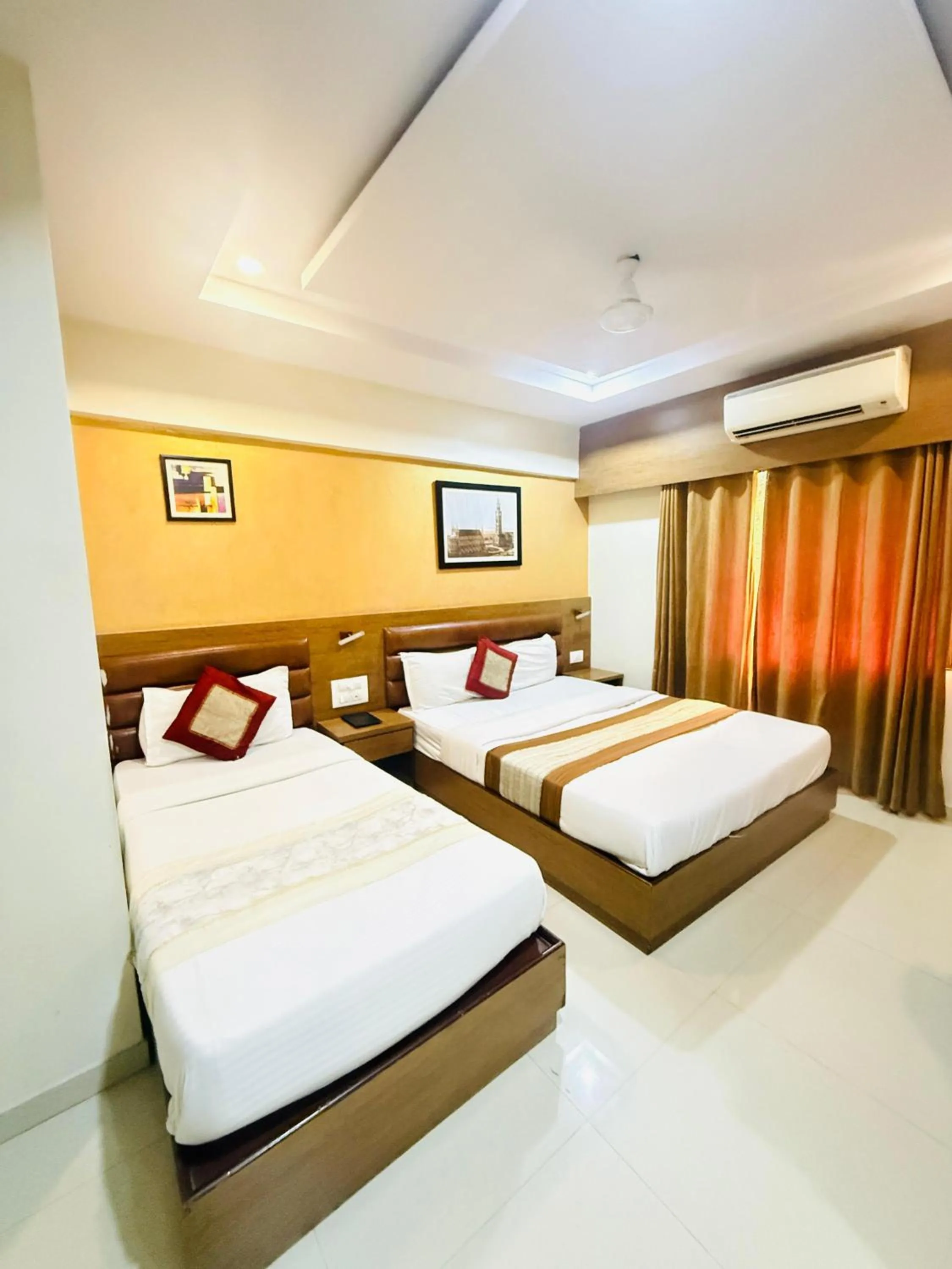 Bedroom, Bed in Hotel Crystal Luxury Inn- Bandra