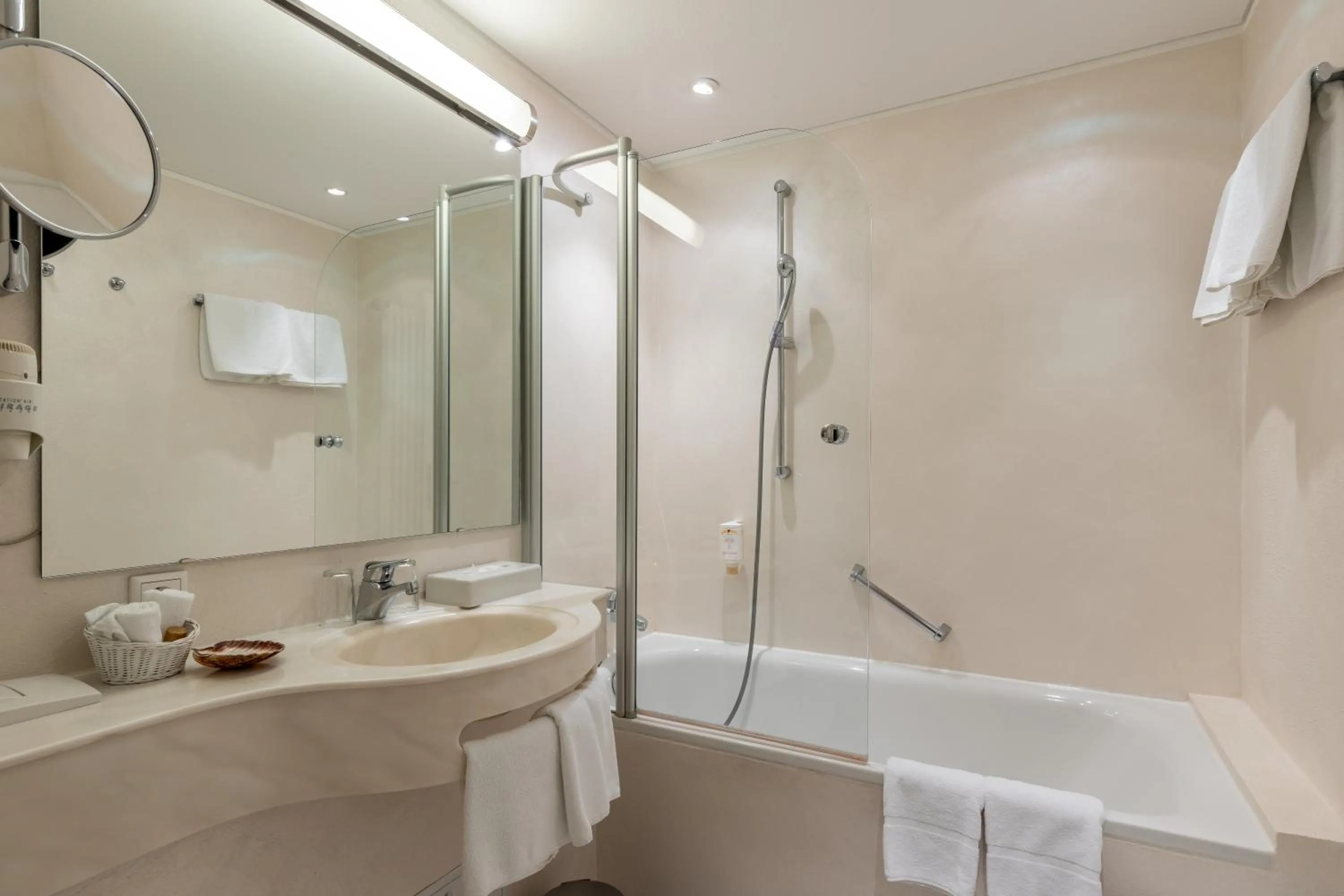 Bathroom in Jagdschloss Hotel Niederwald